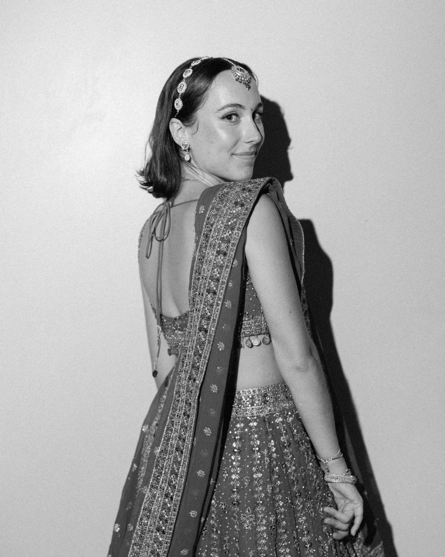 A standalone moment for the most epic bride, please

Sonia + Krishan wedding day at @vandelli.pt 

Wedding Coordination: @your_jukebox 
Makeup: @sophiehamedanimua 
Hair: @lauraclaire_stylehair 
Photography: @patdecarvalhofotografia 
Photography right