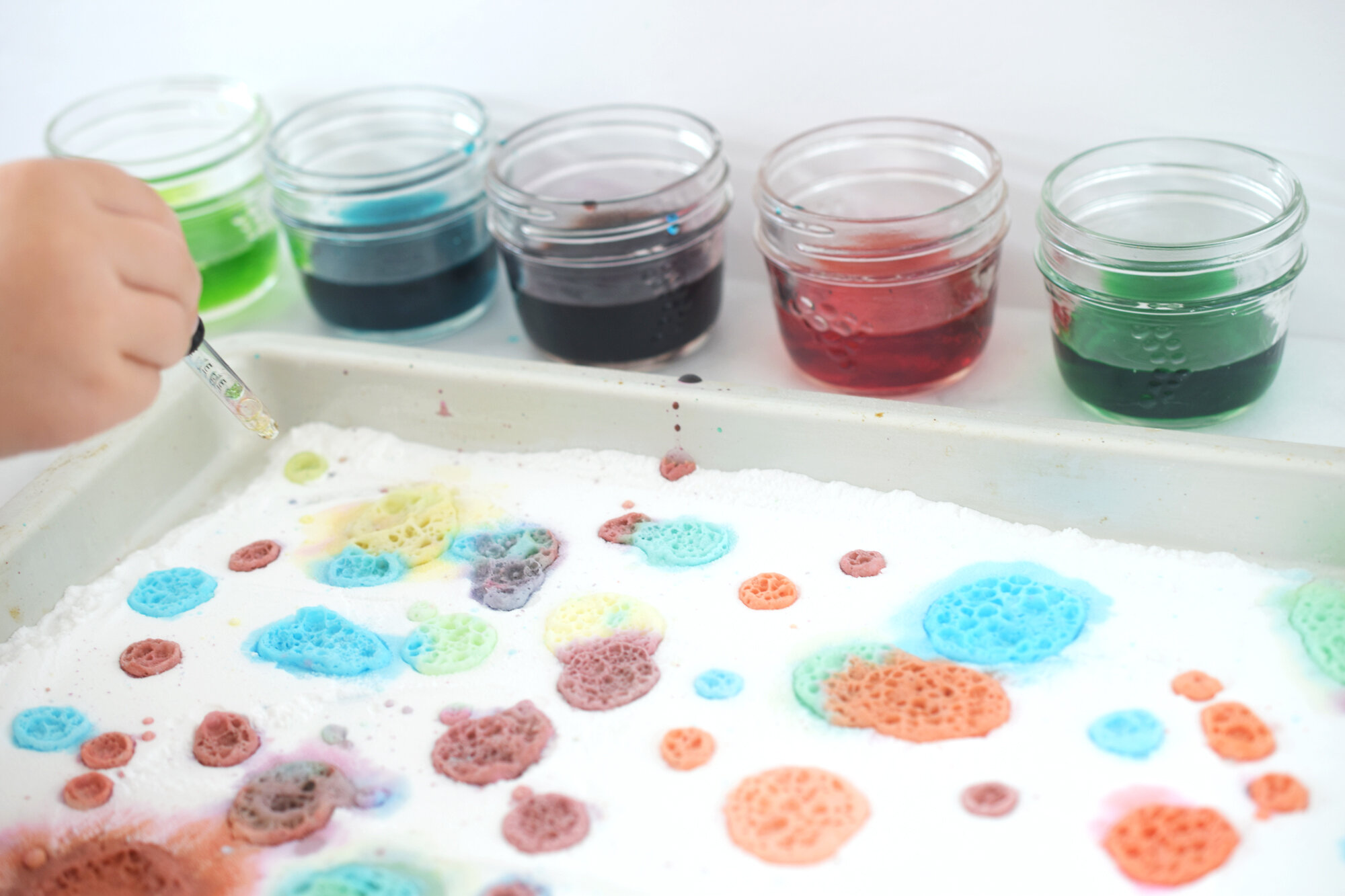 Fizzing Colors Baking Soda And Vinegar Experiment Andi Anne