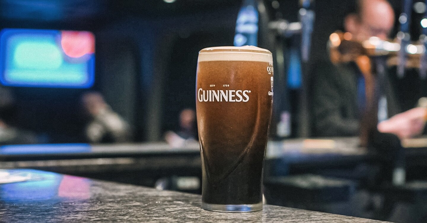 Happy Sunday from The Howff! We are open all day serving food &amp; drink. Tonight we have the return of The Howff Pub Quiz!! Assemble your team and join us for 7:30 start 💡 

#guinness #aberdeenpubs #pubquiz #sundaysesh
