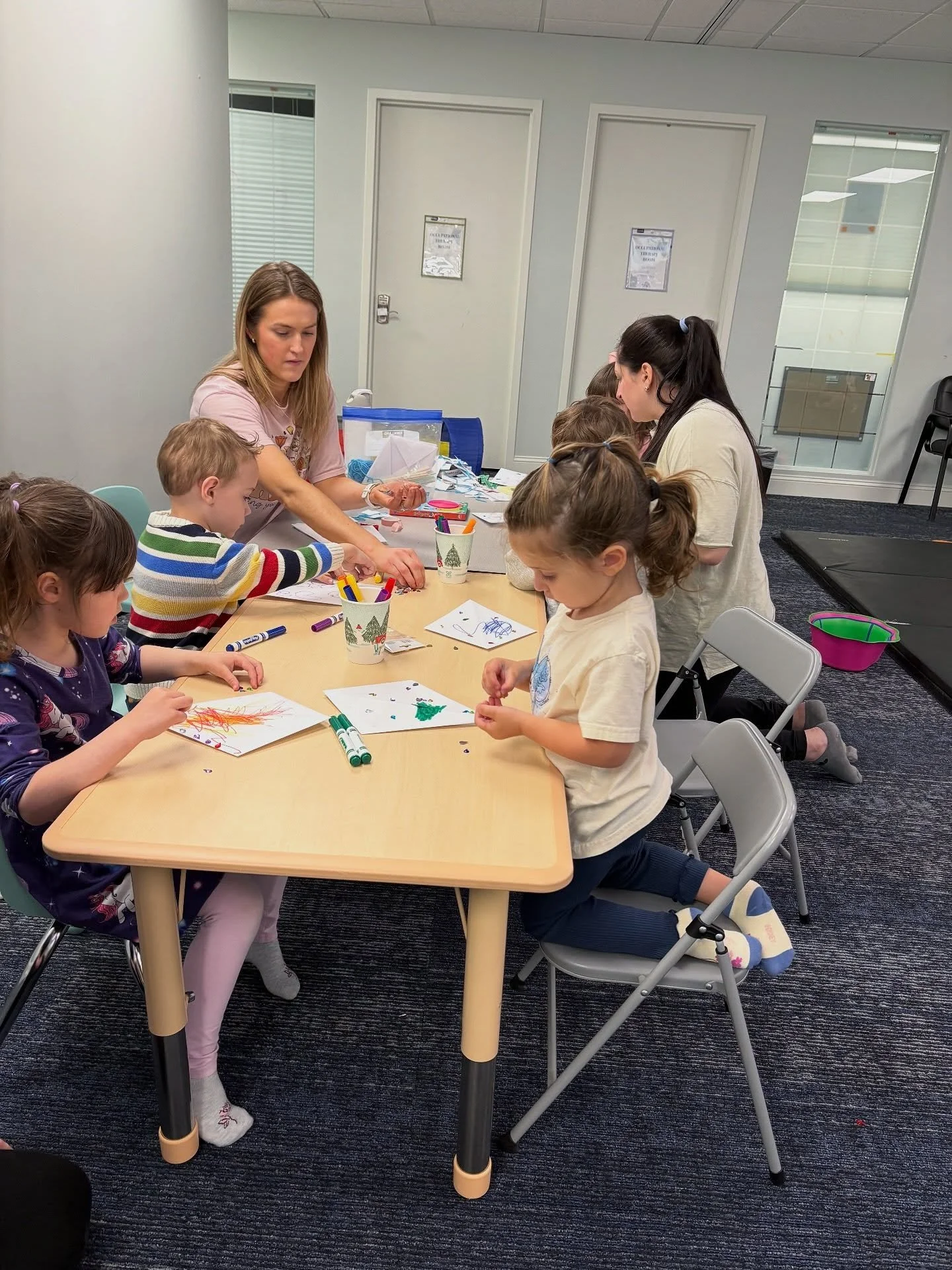 We had such a fun time at our Pediatric Sensory &amp; Social Skills Group! 🌸🎶

Our friends greeted each other through music, building connection and confidence right from the start. We explored a touch-and-feel story, dove into sensory bins to disc