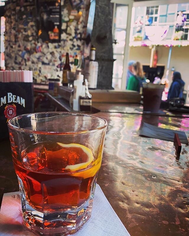 We find it hard to believe that not every city has an official cocktail. 📷: @thomnaylor⠀
.⠀
.⠀
.⠀
.⠀
.⠀
.⠀
.⠀
#sazerac #rye #ryewhiskey #whiskey #whiskeycocktail #whiskeycocktails #classiccocktail #classiccocktails #ryecocktails #ryecocktail #neworl