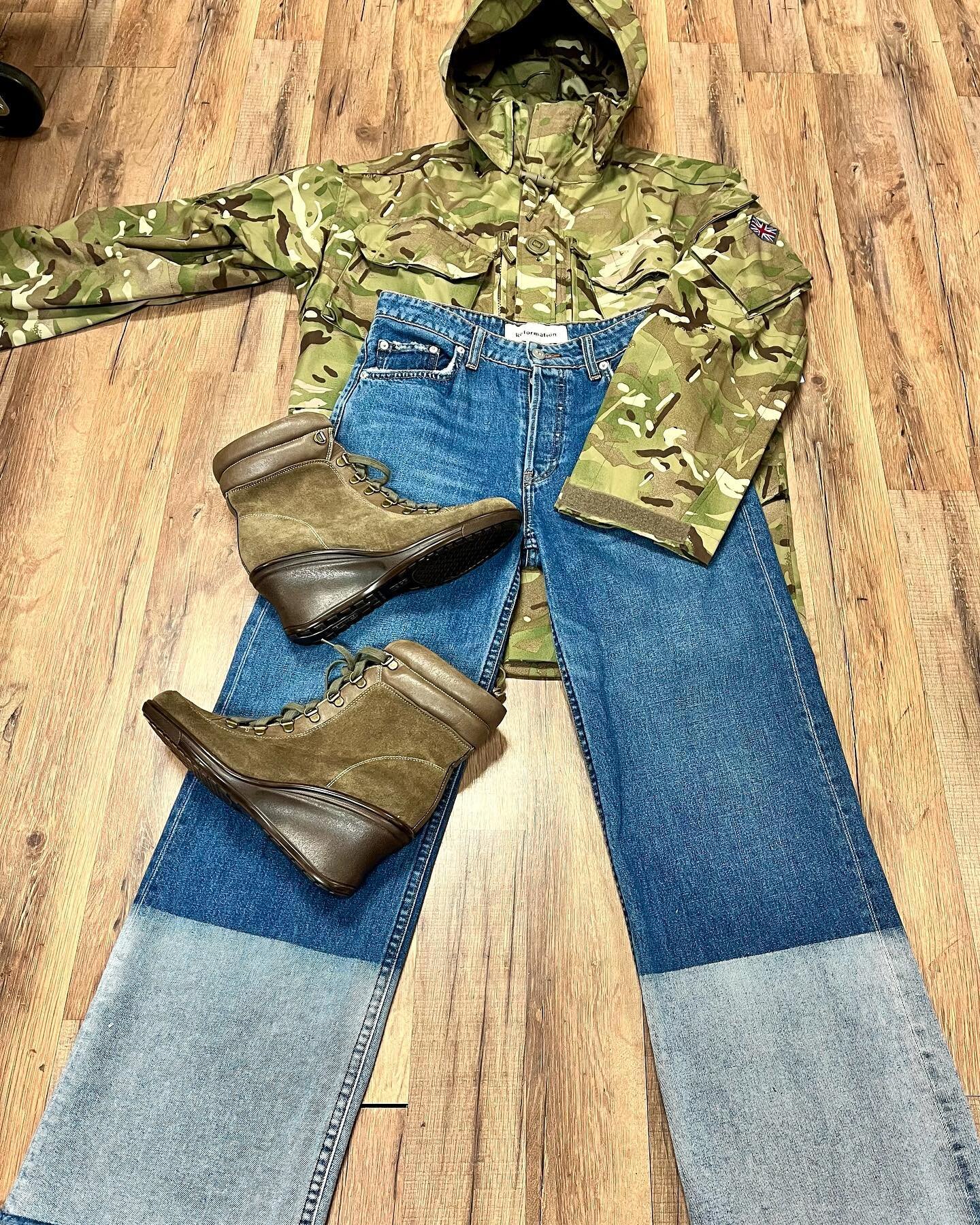 &ldquo;Street Style&rdquo; inspired.  Jeans by @reformation sz.27 $29 @armysurpluswarehouse jacket sz. large $42 @aerosoles wedge sz. 10 $39.50
.
.
#uptownattic #deesignerconsignment #consignmentboutique #consignment #thrifting #thriftstorefinds #thr