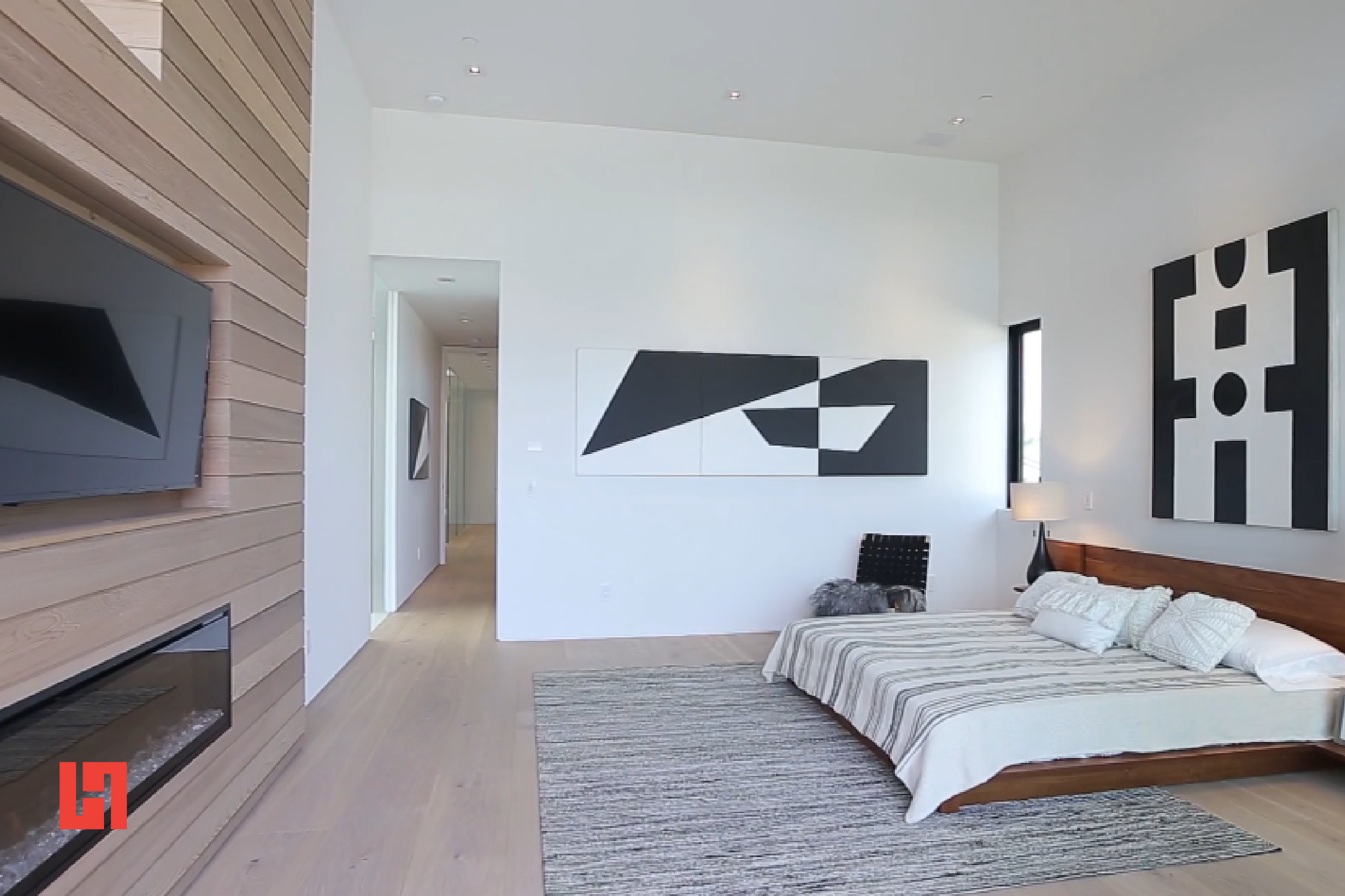 A Peek Inside Custom Home, 809 Huntington