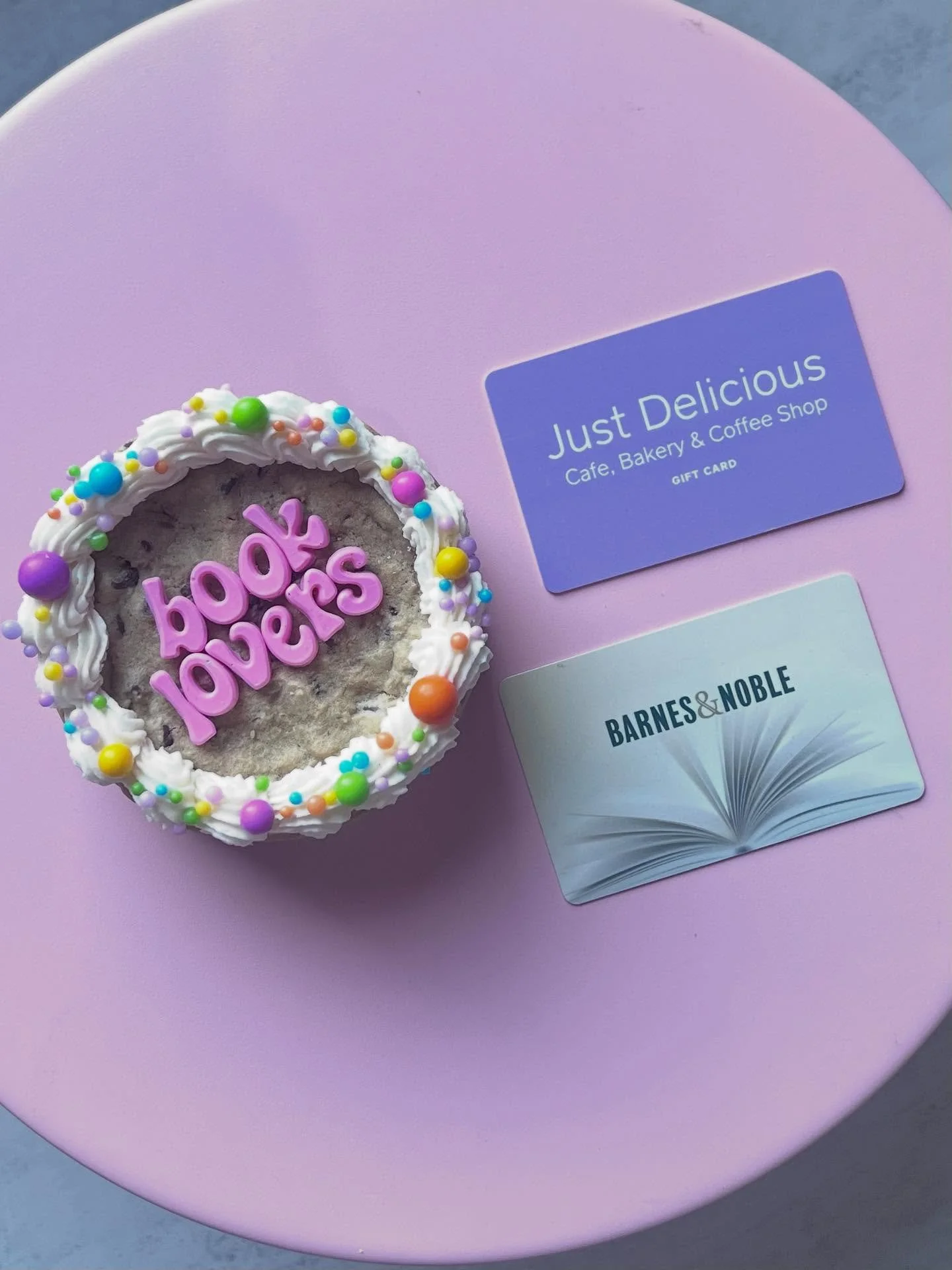 ✨ Giveaway Time! ✨
We&rsquo;re celebrating our upcoming Coffee &amp; Book Lovers Event this weekend with a fun giveaway! More information on facebook! 

🎁 Win a $25 Just Delicious Gift Card and a $25 Barnes &amp; Noble Gift Card!

👉 To enter:
 1. T