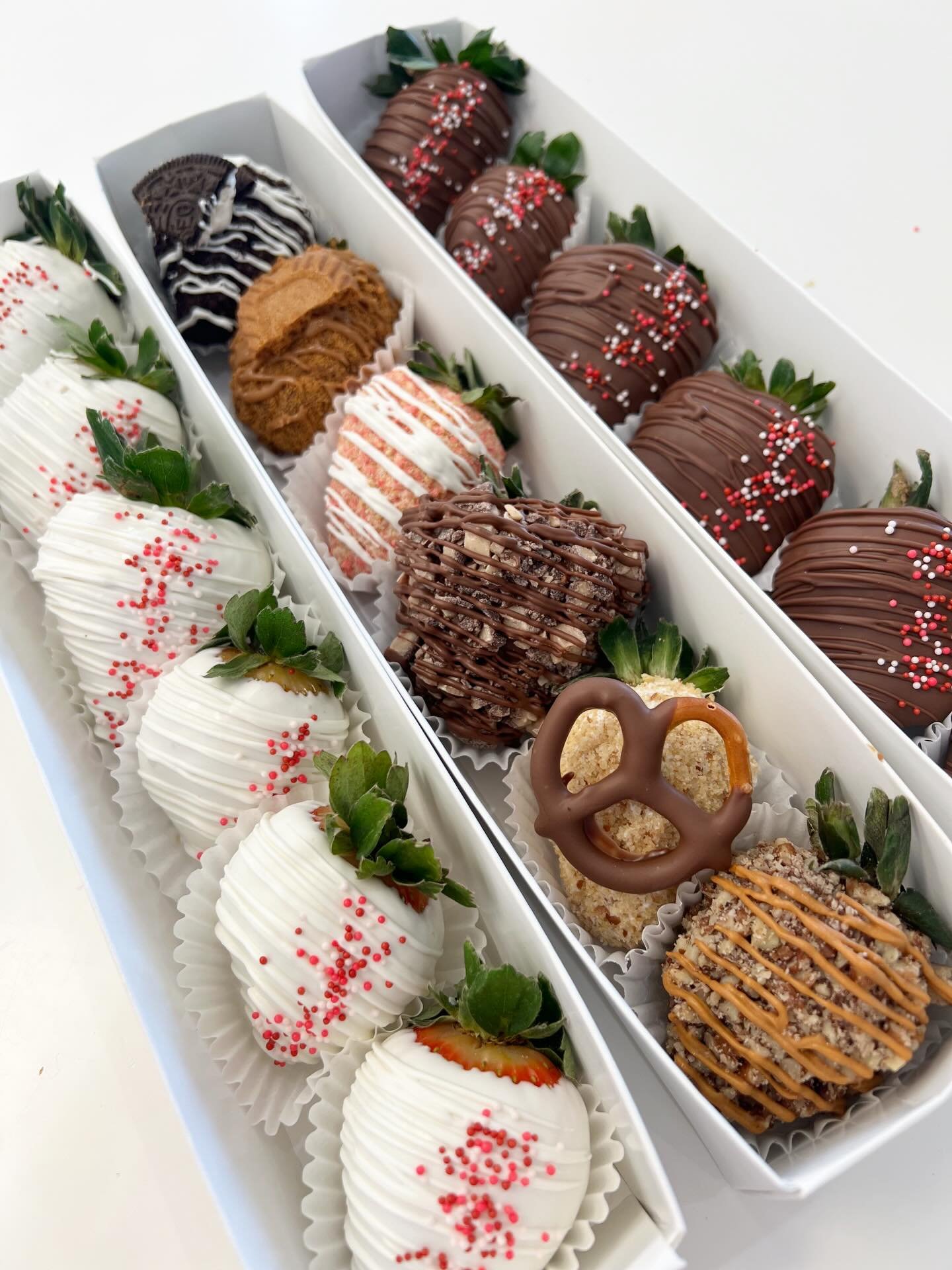 Roses are red
Strawberries are sweet
These chocolate-covered beauties
Can&rsquo;t be beat 🍓💕

Now accepting Valentine&rsquo;s Day orders! #BerryInLove #cupidapproved #ValentinesVibes #JustDelicious #RollaEats