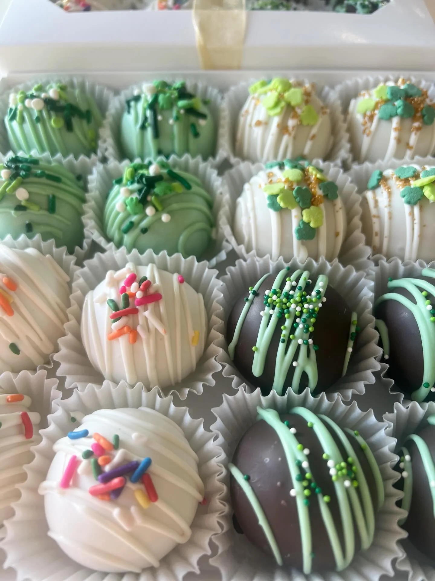 St. Patrick&rsquo;s Day calls for something sweet! 🍀

Our cake truffles are the perfect lucky treat today.
Rich cake, smooth chocolate, and lots of festive fun.

Stop by Just Delicious and grab a box before they disappear!

Tag someone you&rsquo;d s