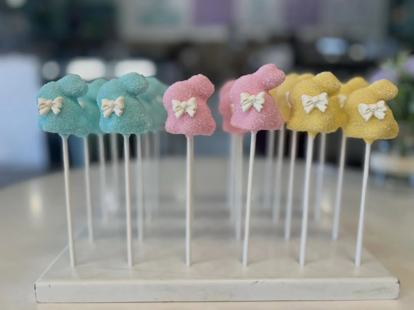Some-bunny loves cake pops 🐰💛
Our Easter cake pops are here in the cutest pastel colors&mdash;perfect for baskets, parties, or a little treat for yourself! #eastertreats #easterdesserts #cakepops #bunnytreats #justdelicious