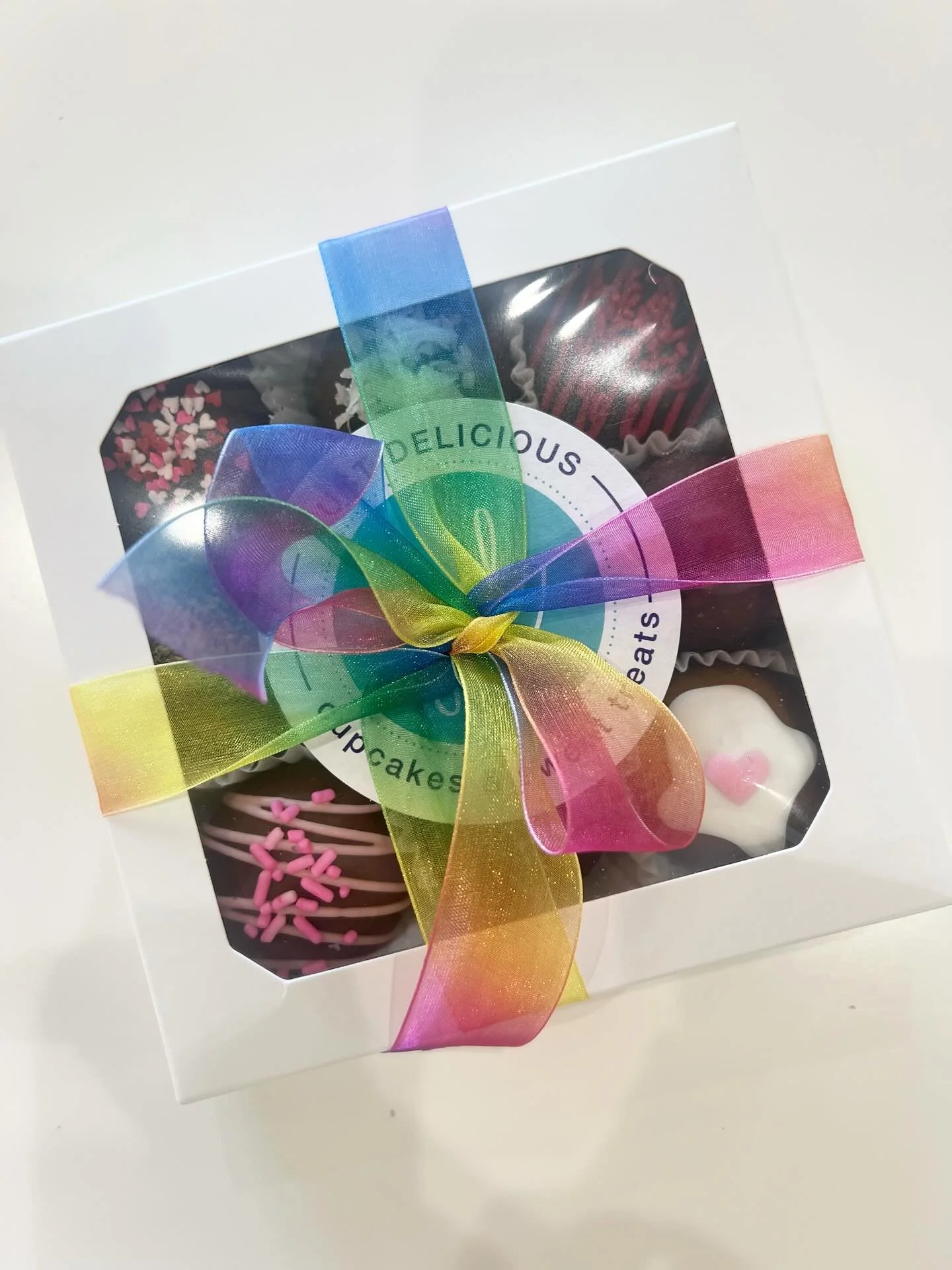 A little box of chocolate happiness 🤎✨
Simple, sweet, and so so good.#ChocolateLovers #CakeTruffles #JustDelicious #DessertBox #ChocolateDesserts