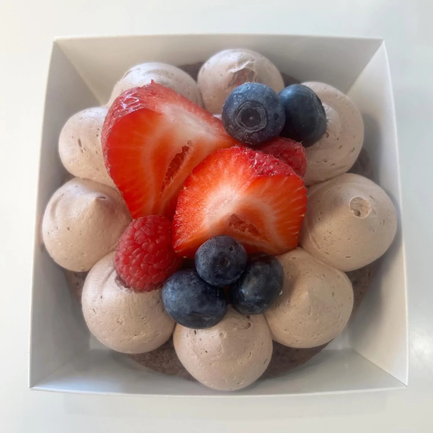 🍓 Teacher Appreciation Week is NEXT WEEK! 🍓

Make their day berry sweet! ❤️

These adorable treats are a brownie cookie topped with chocolate buttercream + fresh berries 😍

$10 each

Perfect for teachers, staff, or anyone you appreciate!

✨ To pre