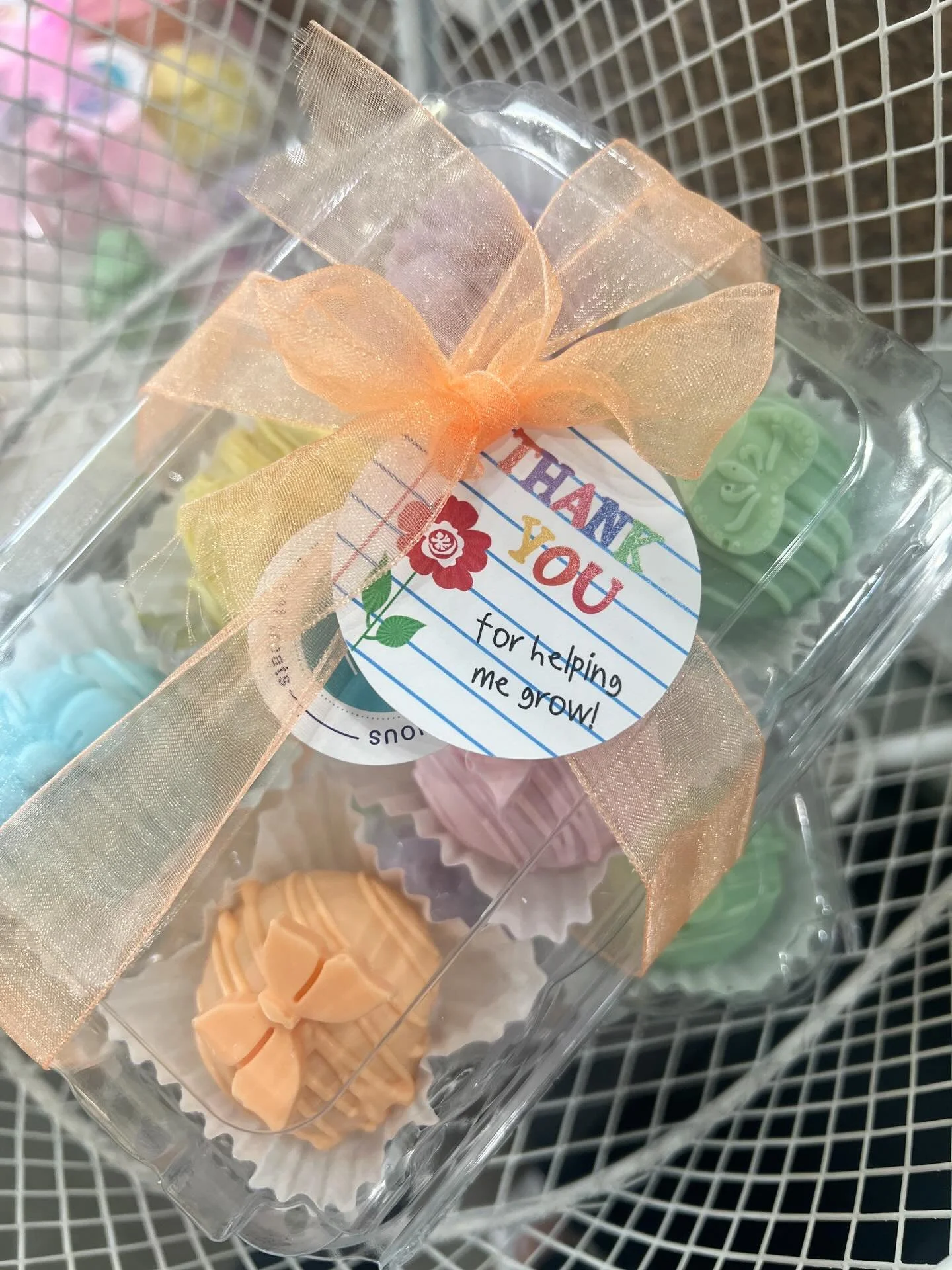 Teacher Appreciation Week is here ❤️
Let us help you spoil the teachers who do so much!

From our colorful cake truffles to our berry brownie boxes&hellip; these are the sweetest way to say THANK YOU 🍓🍫#TeacherAppreciationWeek #TeacherGifts #RollaM