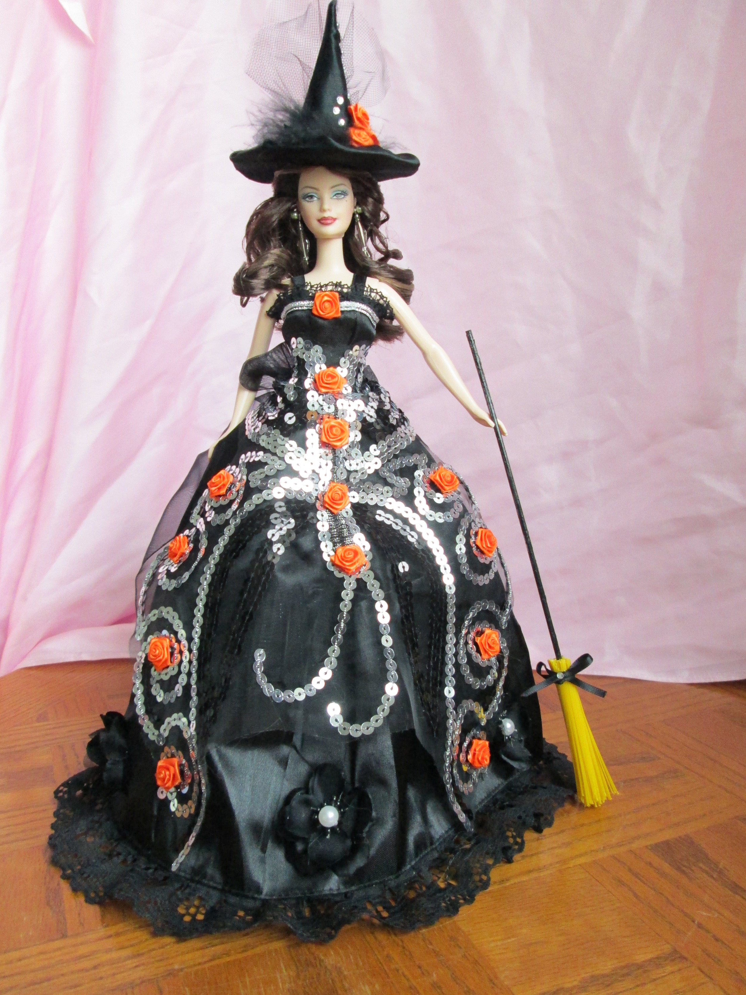 hand-made-barbie-dresses-ooak-barbie-gowns-jmb-designs-2.JPG