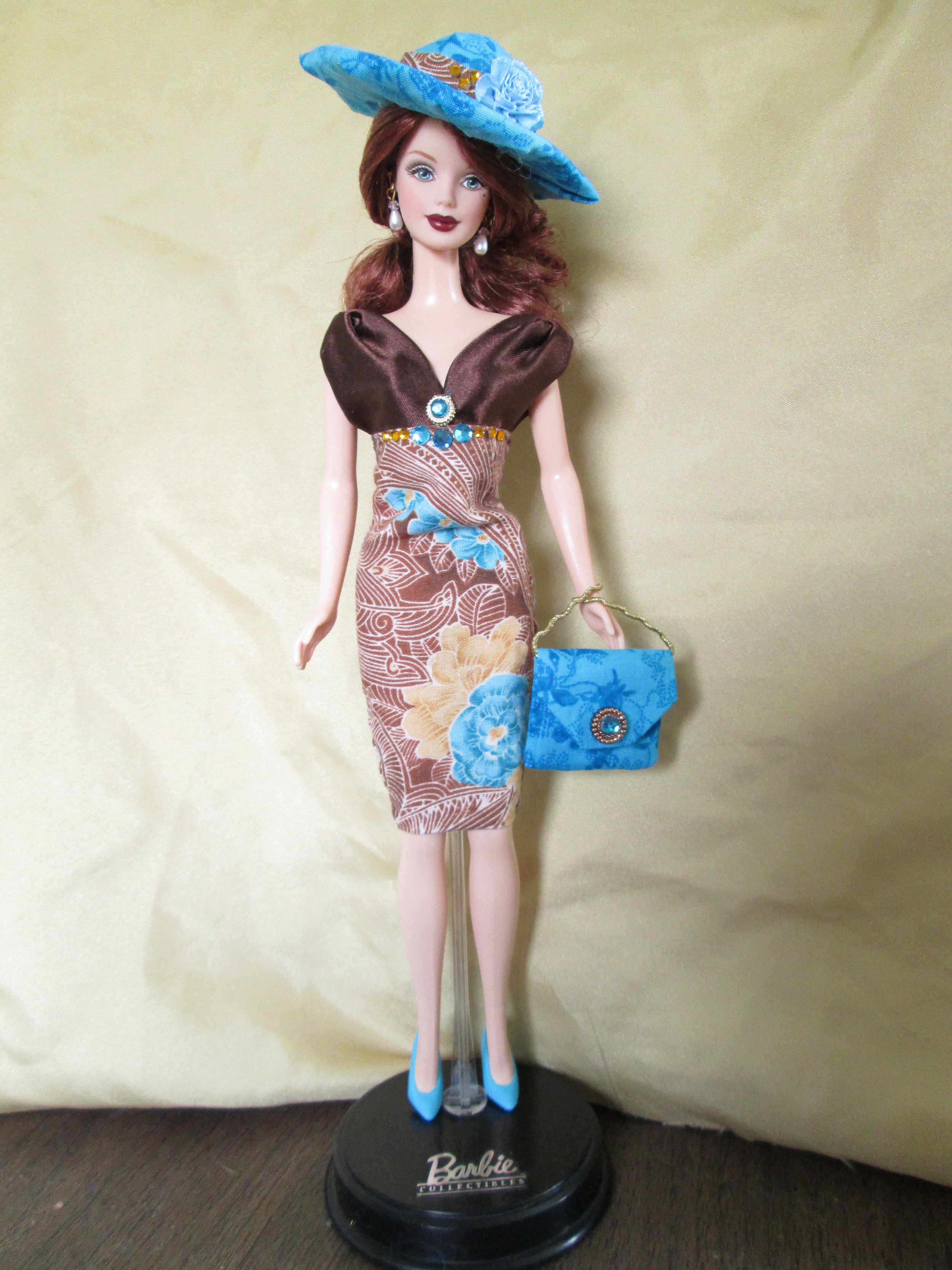 hand-made-barbie-dresses-ooak-barbie-gowns-jmb-designs-3.JPG