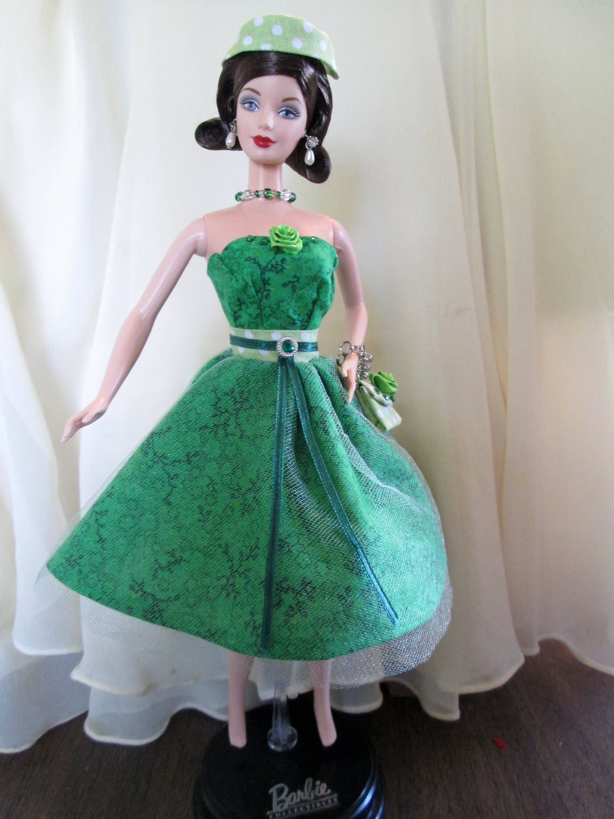 hand-made-barbie-dresses-ooak-barbie-gowns-jmb-designs-12.JPG