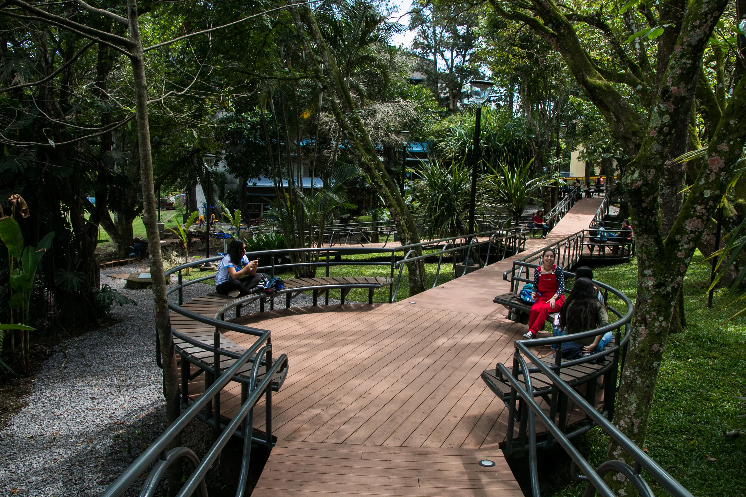 Deck WPC en la UCR