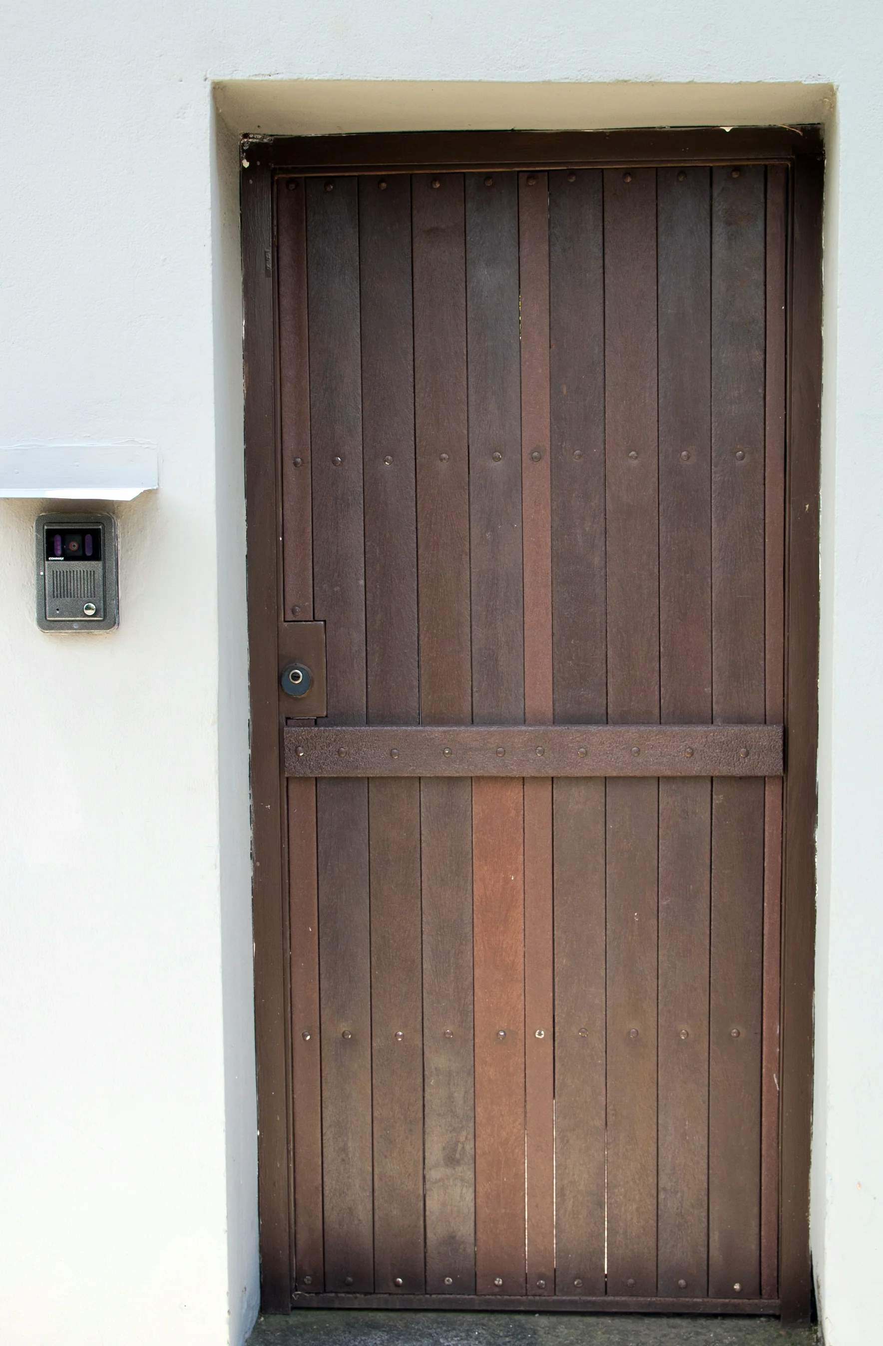 Puerta Principal en Madera Plástica Reciclada