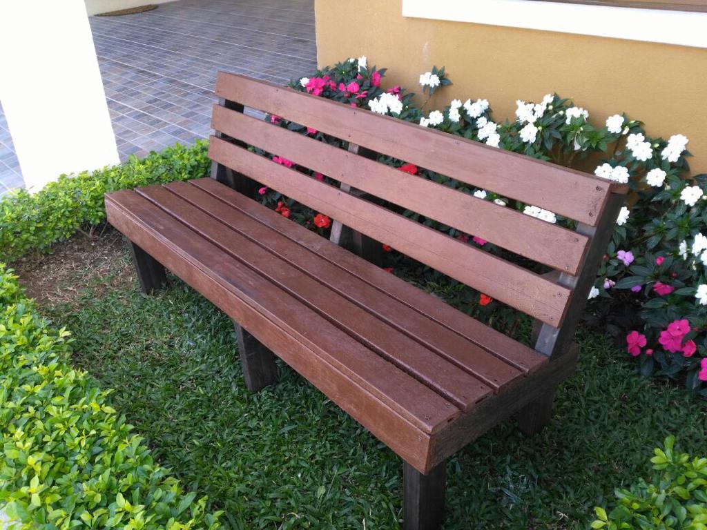 Banca en Madera Plástica.jpeg