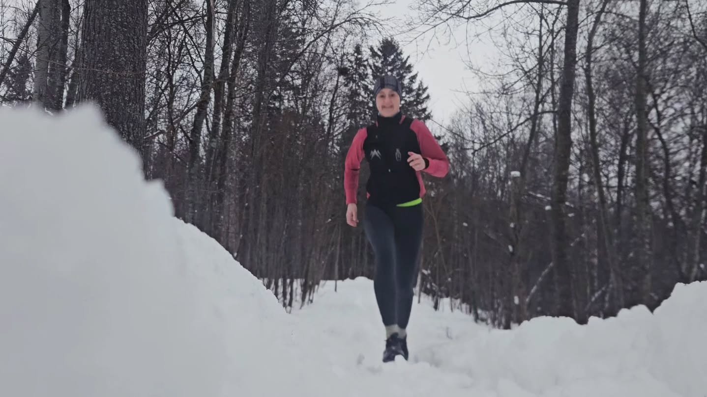 Jag &auml;lskar sn&ouml;.
Jag ser ocks&aring; fram emot barmark. 
Idag sprang jag en av mina vanliga v&auml;gar till jobb och t&auml;nkte p&aring; hur samma str&auml;cka kan se och upplevas s&aring; olika beroende p&aring; &aring;rstid.

Japp. Det oc