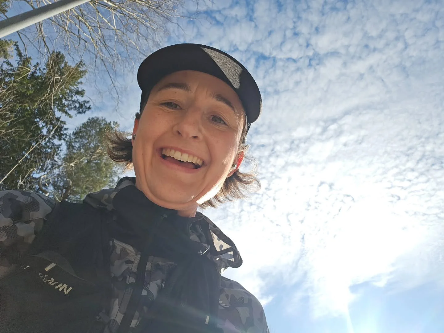 Jag &auml;lskar sol!
Och att jag har en l&ouml;pstr&auml;cka hem fr&aring;n jobb som g&ouml;r att jag kan njuta av solen medan jag sakta sorterar ut jobbtankar och byter de till ett huvud med utrymme f&ouml;r ro.