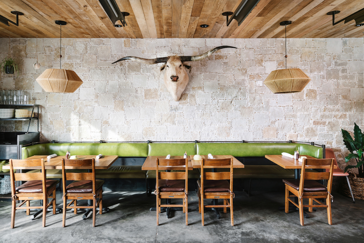 The Ambiance of Character: Restaurant Spaces Use Reclaimed Wood for Warm &amp; Inviting Environments 