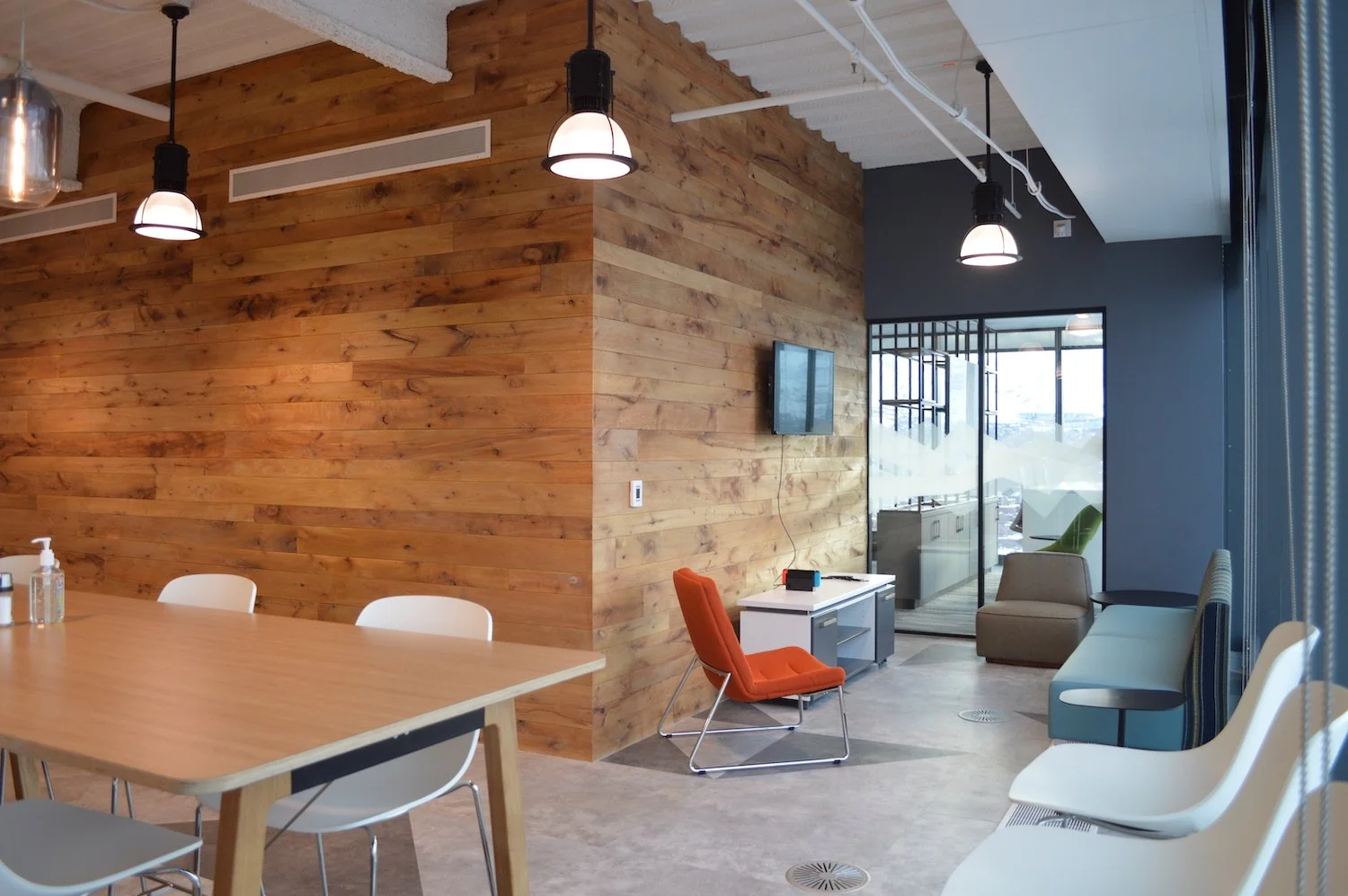 5 Ways to Add reclaimed Wood to Your Office Design — ANTHOLOGY WOODS