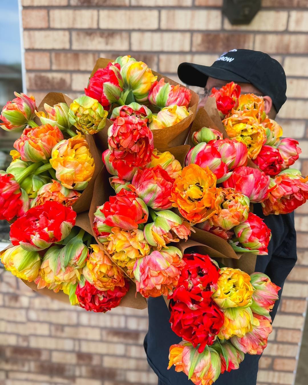 💐FARM STAND OPEN TOMORROW (SATURDAY) FROM 10AM-2PM!💐

This is NOT a camera trick, these are MASSIVE double tulips!!! The tulips are winding down, so come out tomorrow and stock up while you can! We have fancy tulip bunches and jars, anemone bunches