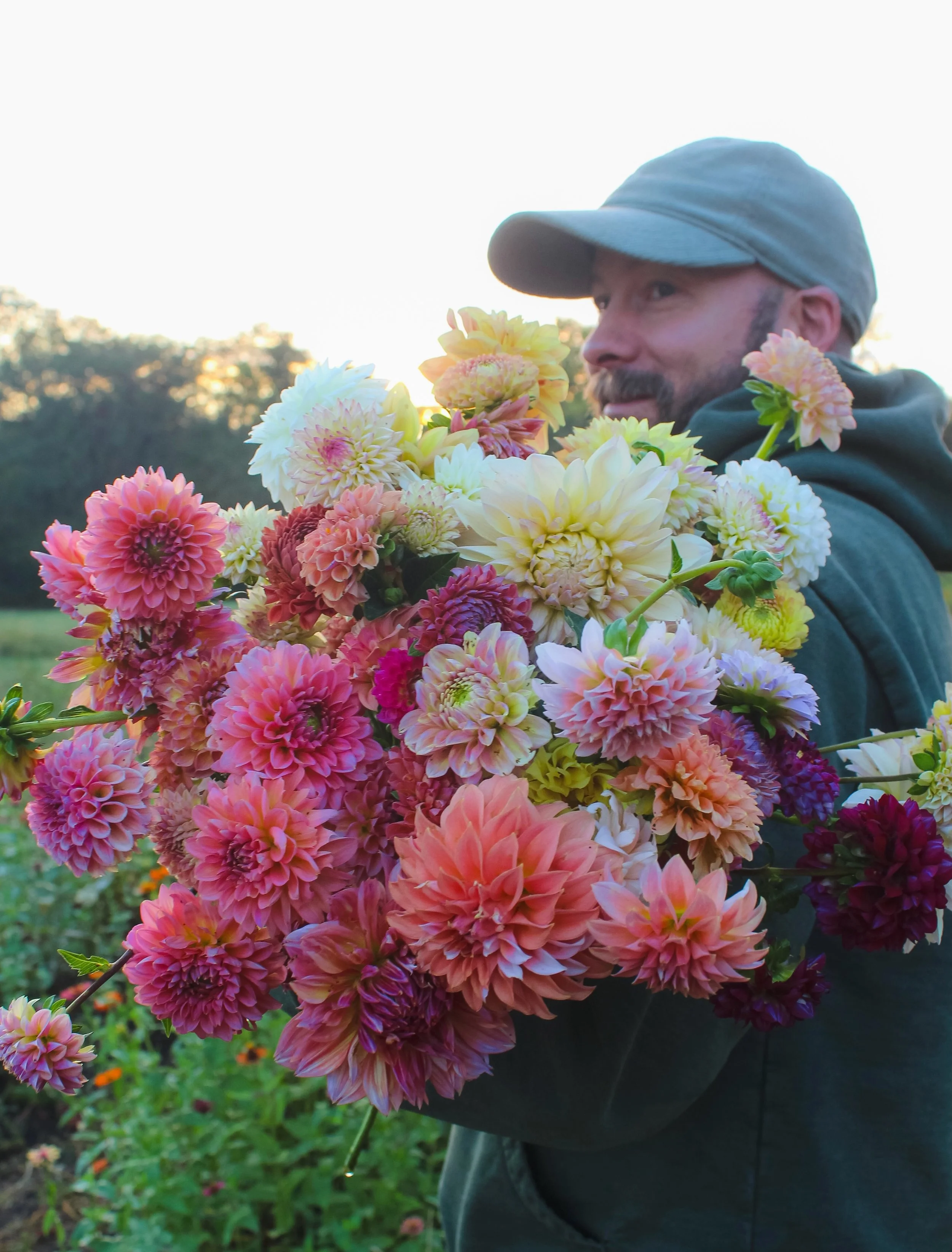 This is it😭 

It&rsquo;s our final harvest before frost this weekend. When frost hits our crops are done for the season. We have so much beauty to share with you for one last fresh flower farm stand this weekend! Not only will we have our last fresh