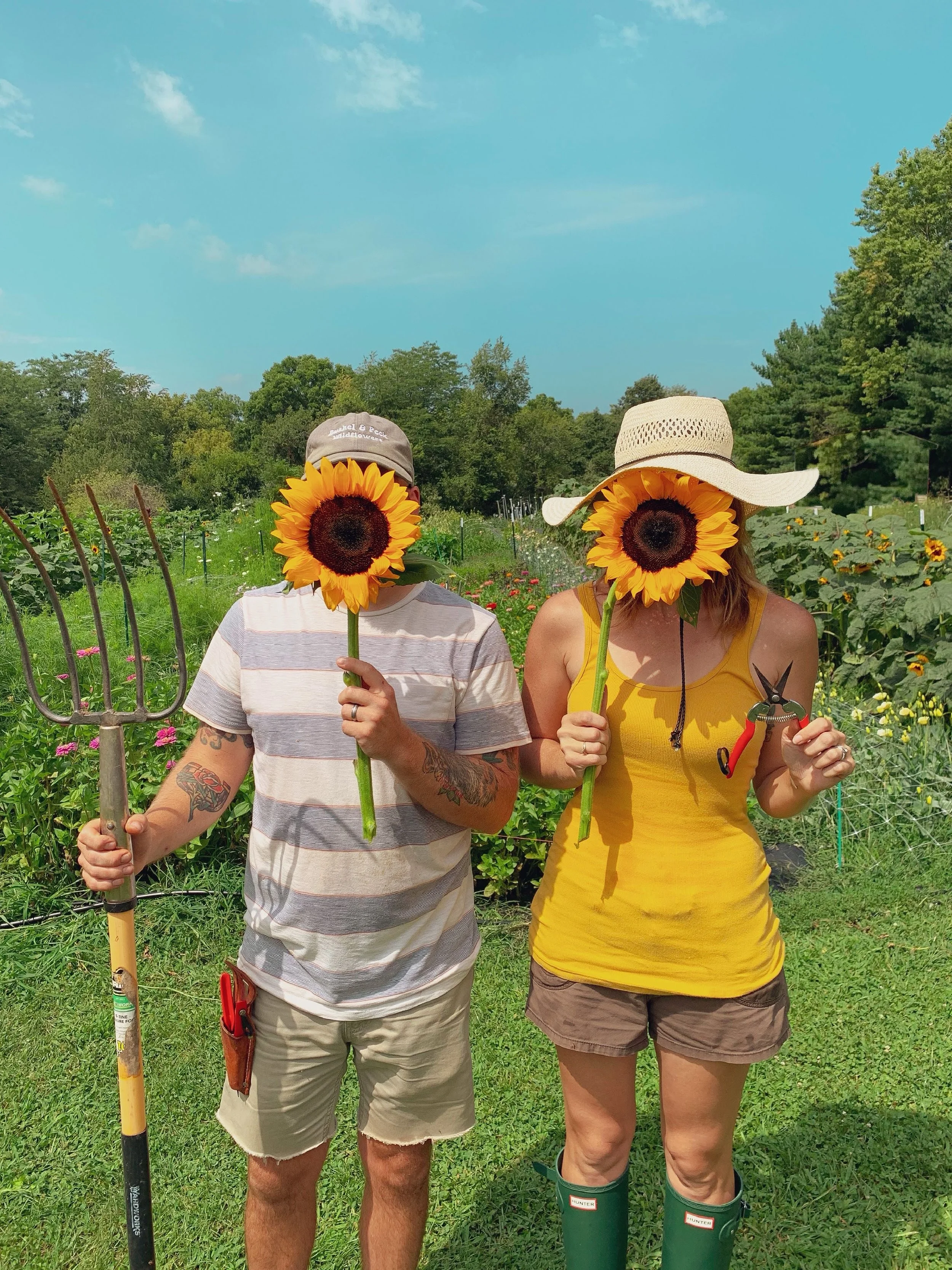 The next couple of days are BIG for us! Our private flower subscriptions are now LIVE for this year&rsquo;s flower subscribers so they can get a head start! Tomorrow night they go LIVE to the public at 7pm! 

A flower subscription is what we call our
