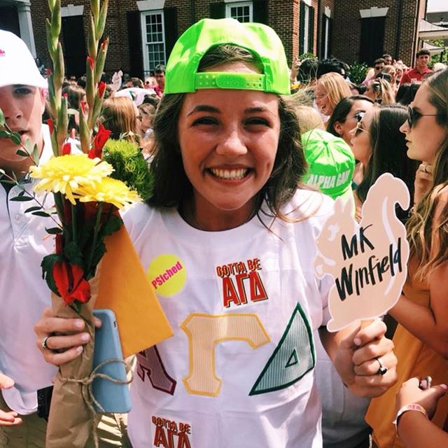 We are just over a week away from a lot of happy faces like this one getting their bids for their sorority picks!
Fern will be out and about, so be sure to grab some special &ldquo;Bid Day Blooms!&rdquo; #bloomflowertruck #fern #flowertruck #freshflo