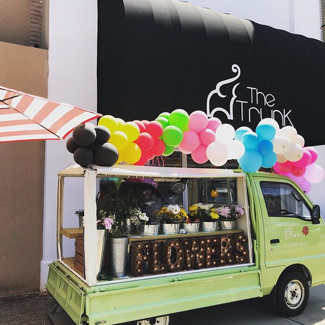 Fern had a FABULOUS weekend!  Lots of friendly new faces picking up flowers for their girls big, BID DAY!  It was hot, but it was fun🌸 Thank you @shoplouandco @thetrunktuscaloosa @mylah.balloon @heritagehousecoffeeandtea @mtlogan76 @kimkukla @boombo
