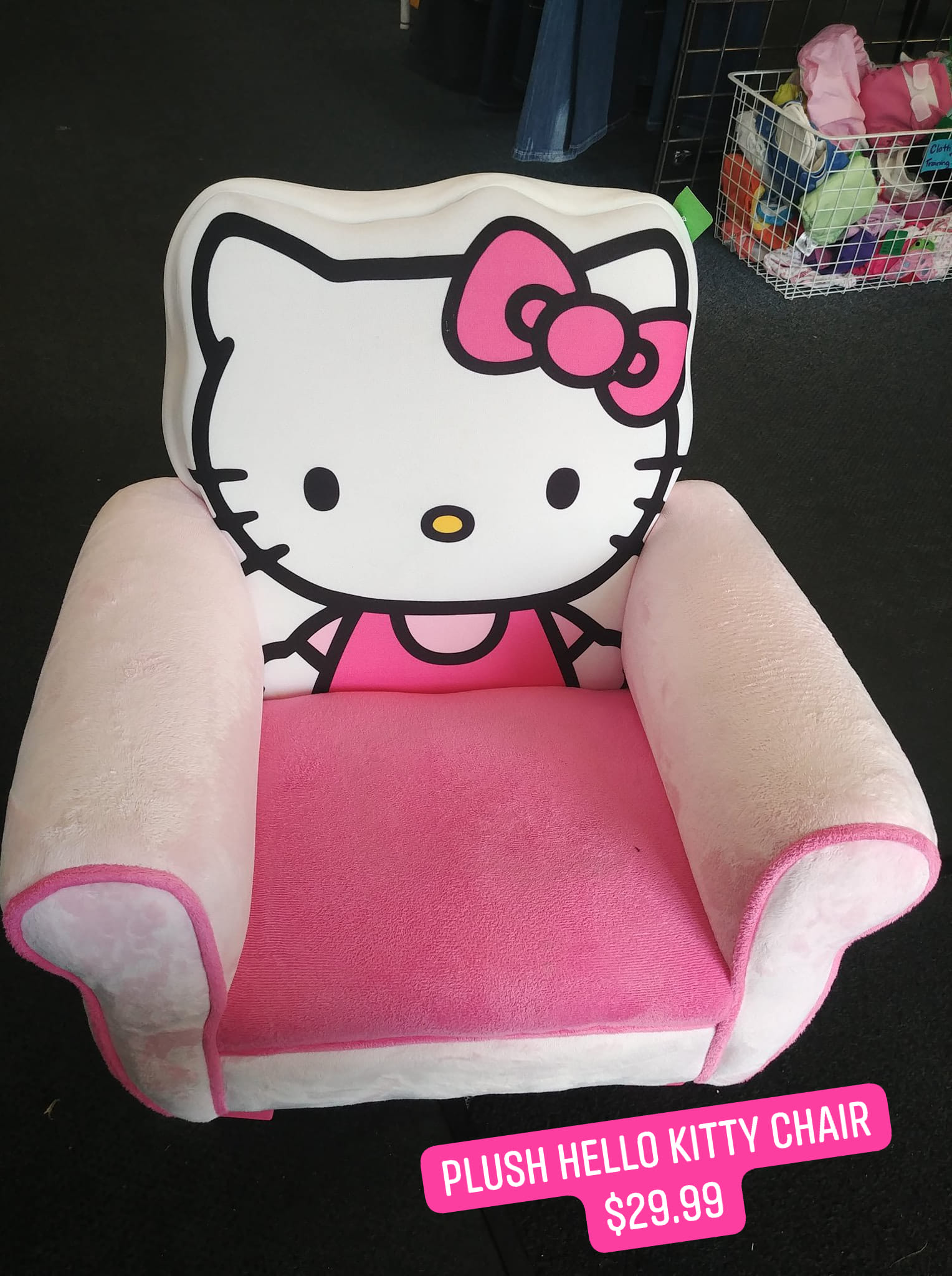 chex-hello-kitty-chair.jpg