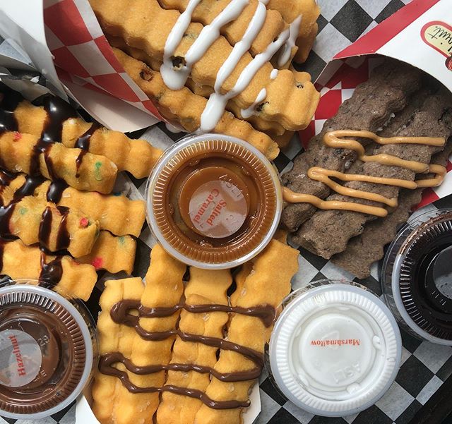 So many fries, so many dips! Chocolate Chip + Marshmallow. Original + Hazelnut. Confetti + Chocolate. Oreo + Peanut Butter. What&rsquo;s your favorite combo?