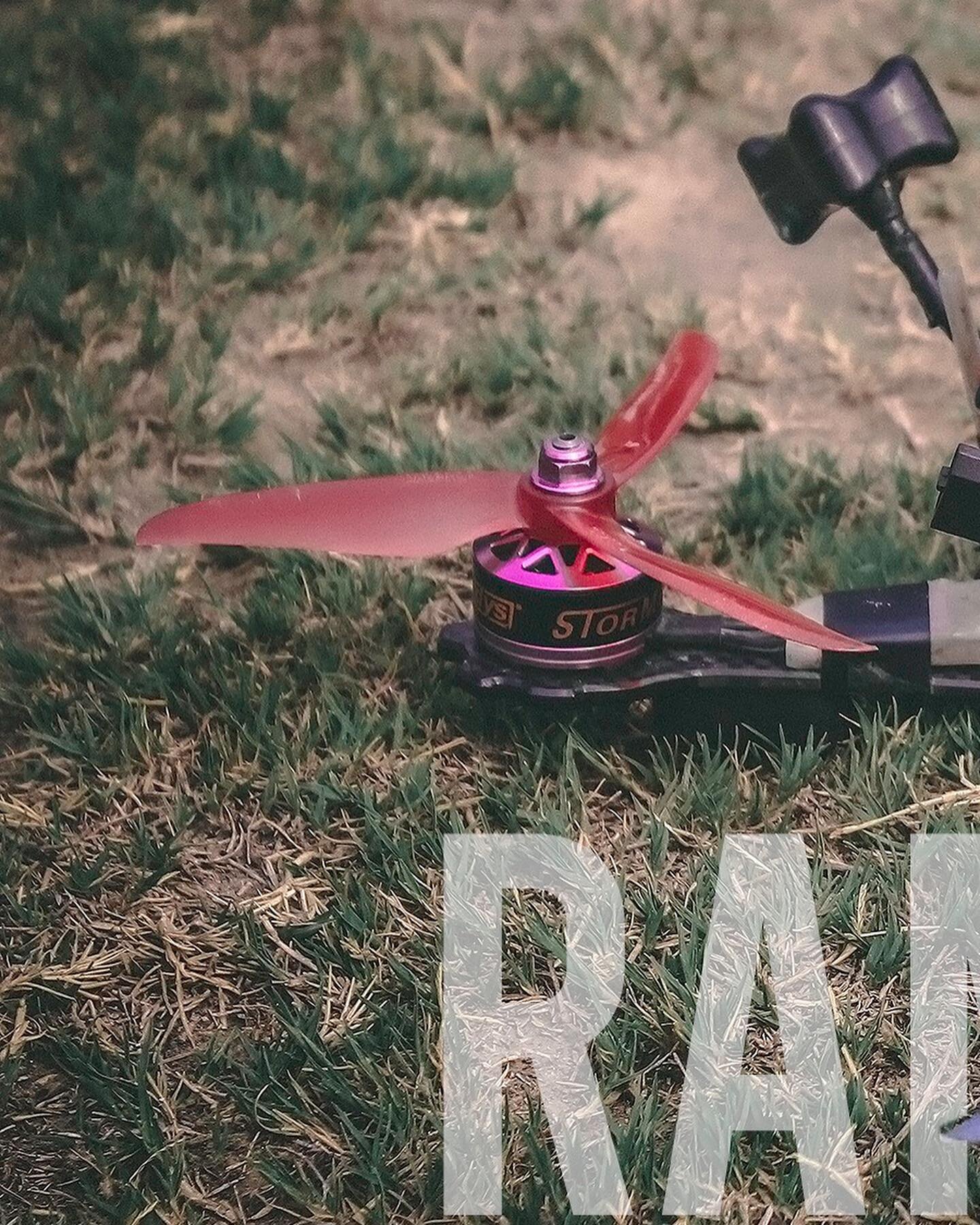 A wild FPV Drone spotted 

.
.
.
.
.
.
.
.
.
#fpv #fpvdrone #fpvdrones #droneracing #fpvdroneracing #idrl #dronefreestyle #droneflying #UAVs #codeNsolder #uavphotography  #dronephotography  #dronestagram #droneoftheday #dronepilotlife #djiglobal #aer