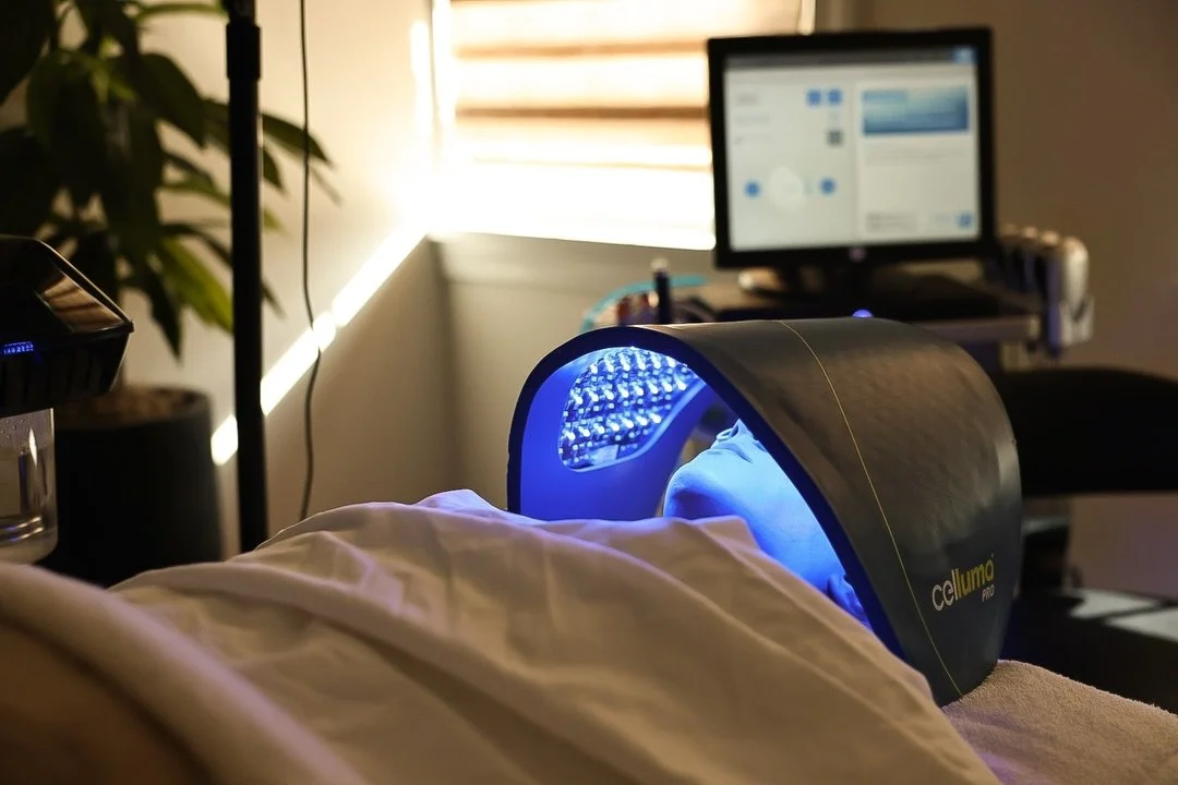 Imagine leaving your facial not only glowing&hellip; but actively healing your breakouts 💙✨

Our facials paired with blue light therapy go beyond relaxation&mdash;working deep within the skin to target acne-causing bacteria, calm inflammation, and s