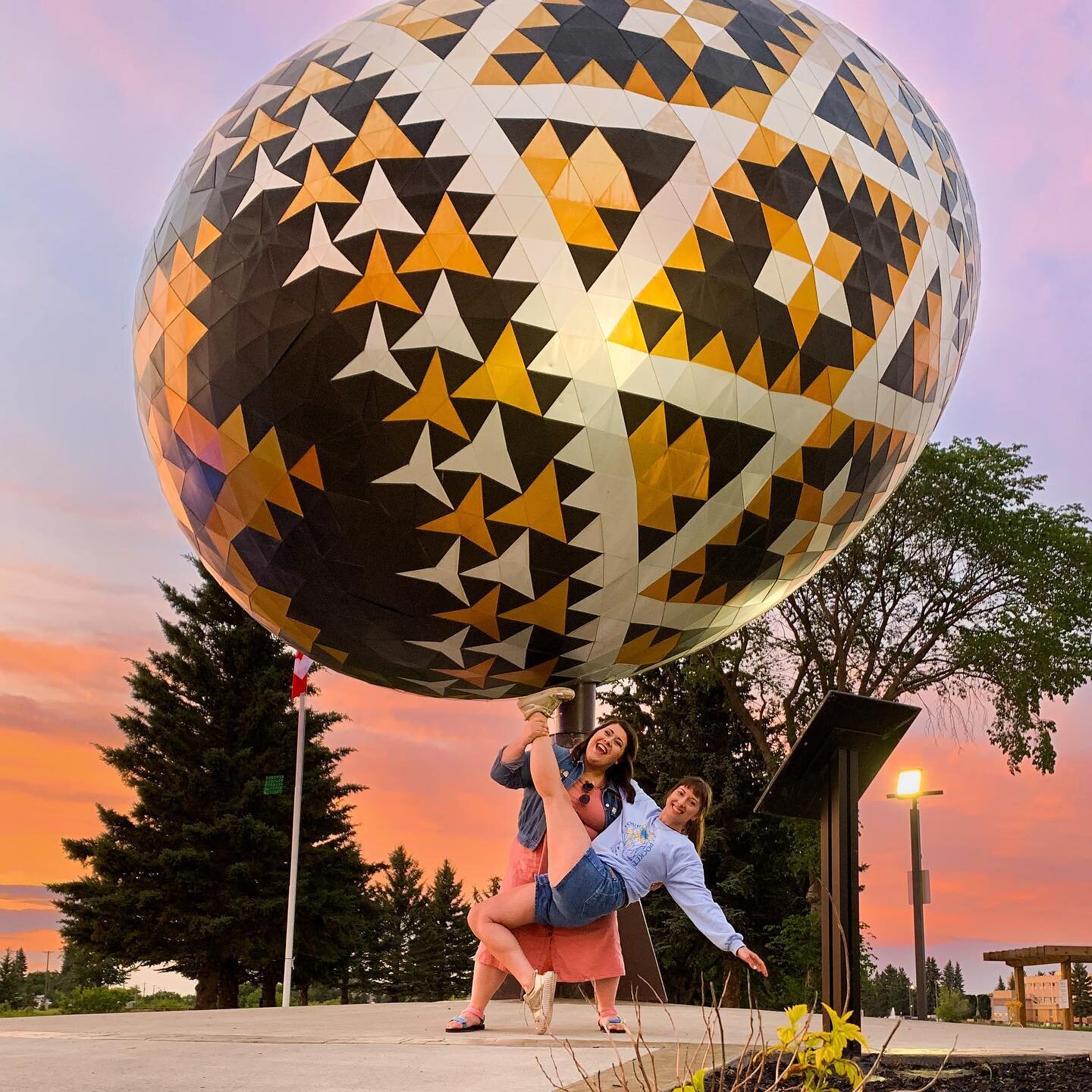 We are two Ukrainians who came from Winnipeg. 
We drove for 13 hours until we reached the giant egg.

Ukrainian culture everywhere &mdash; it&rsquo;s our dream come true. 
The festival is where friends meet, and we loved seeing you. 

Singing, dancin