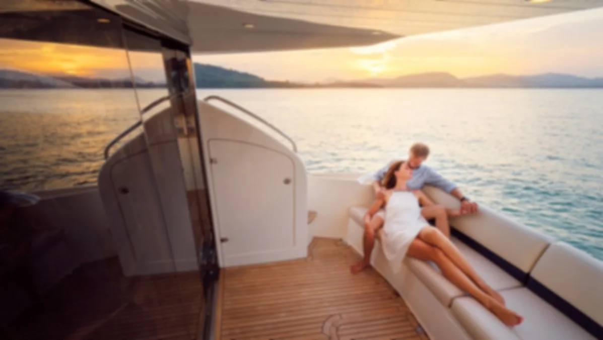 couple+relaxing+on+yacht+insurance+MIH.jpg