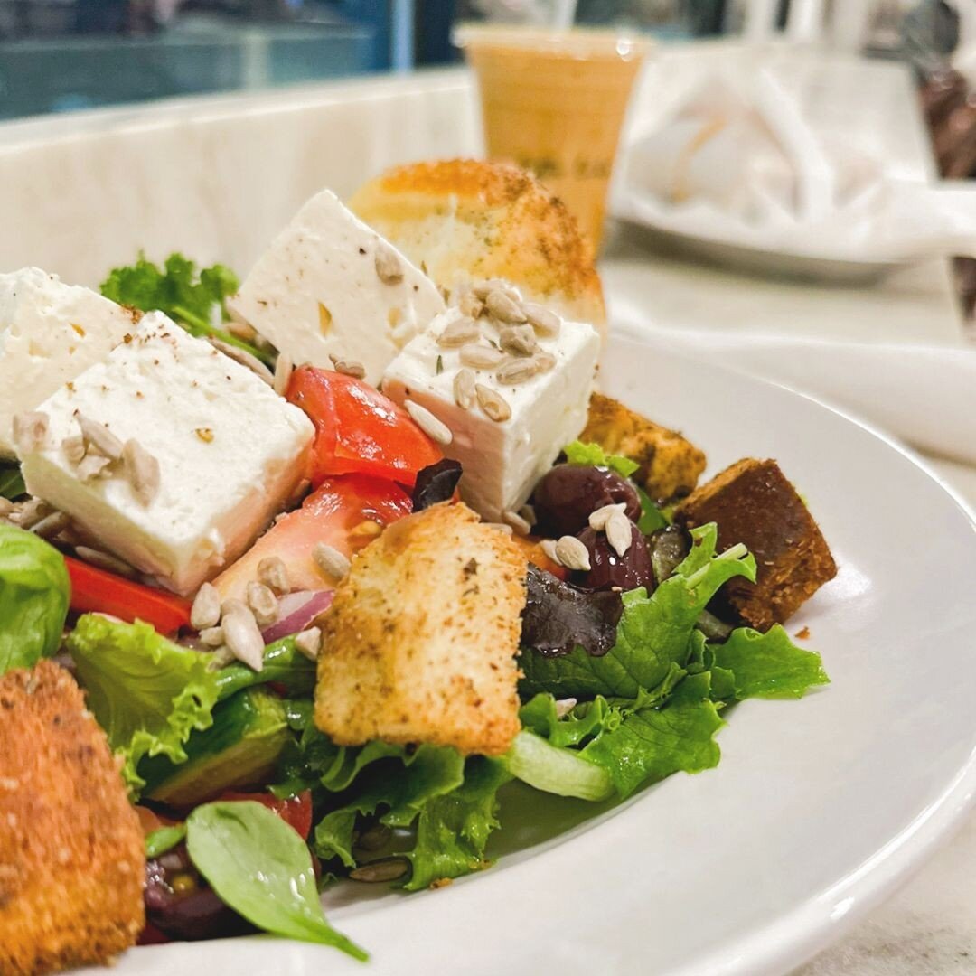 🥬 Looking for a delicious and healthy lunch option? Look no further than Tatte's Fattoush Salad! Packed with vibrant flavors and fresh ingredients, it's the perfect choice to fuel your day.⁠
⁠
Order via our link in bio!