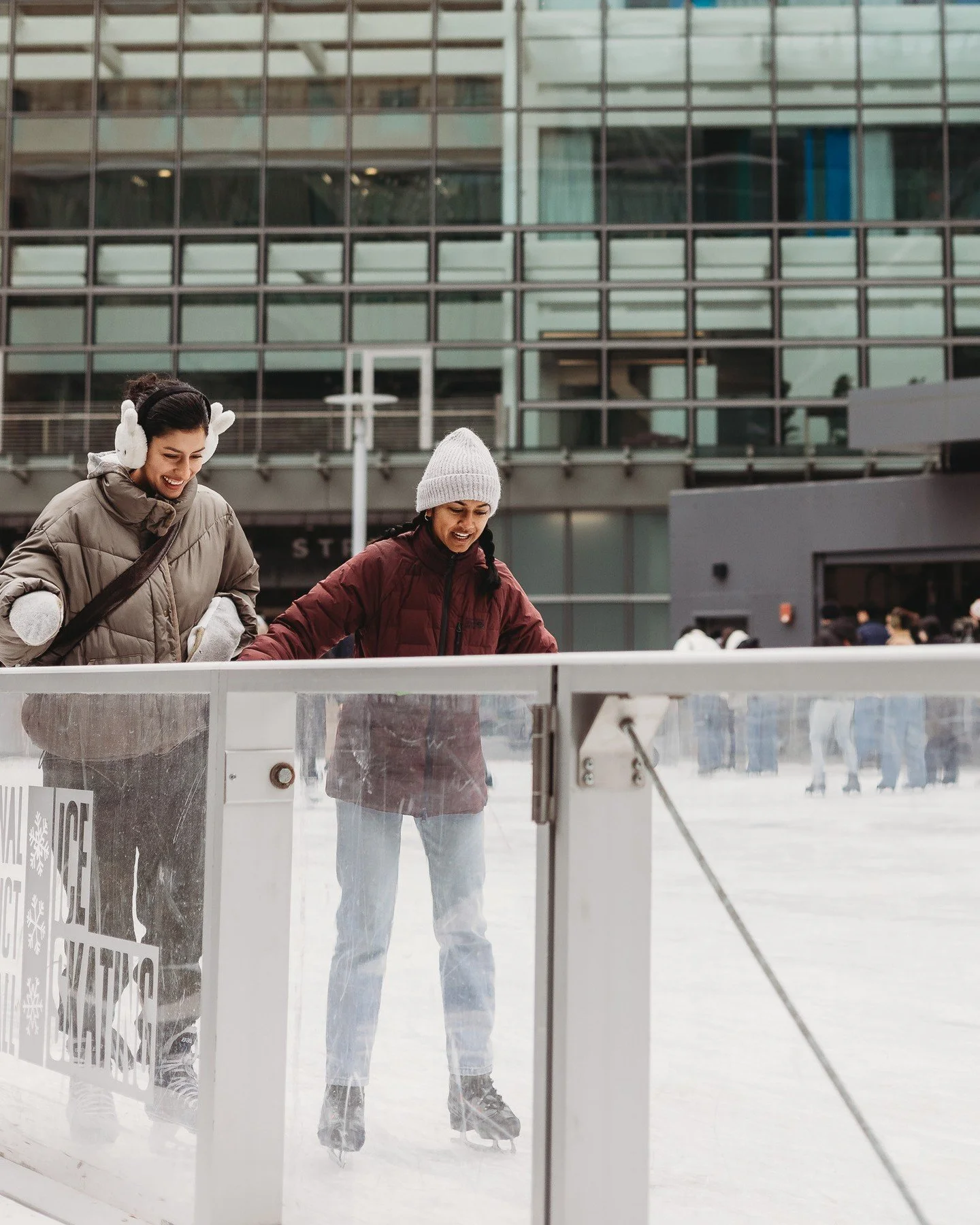 Winter doesn&rsquo;t mean staying inside. ❄️⁠
Skate Kendall is the perfect reason to get outdoors. Plus! Skate classes are available now (details on their website).⁠
⁠
#newenglandwinter #cambridgewinter #cdkwinter #iceskating #localicerink