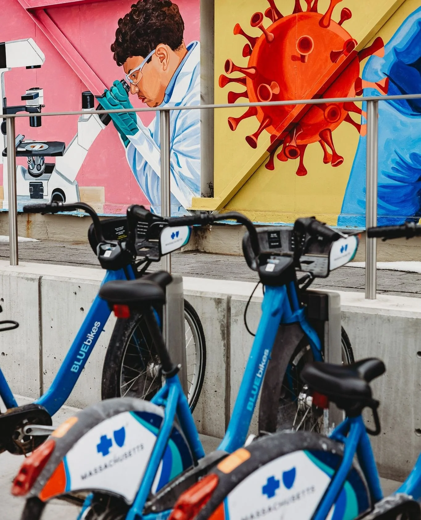 Pick up a Blue Bike at our station on Broad Canal Way and warm up with a ride along The Charles 🚲️