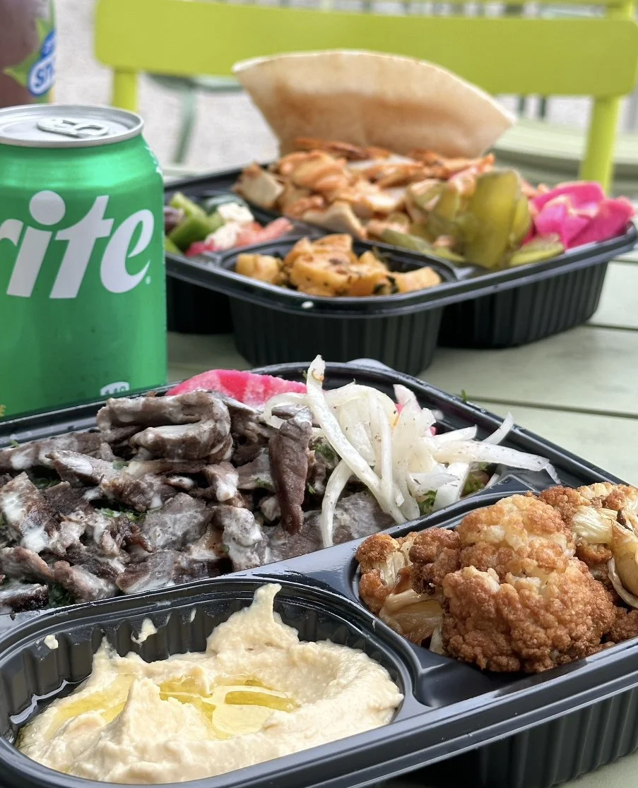 @aceitunagrill + warm enough to sit outside = a very good lunch break. If that doesn't make you leave your desk for lunch, nothing will.⁠
⁠
#canaldistrictkendall #aceitunagrill #patioseason #bostoneats #mediterraneanfood #cambridgedining