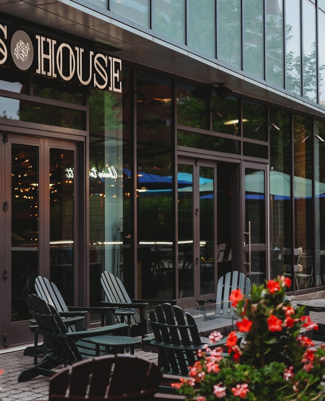 This is why we waited all winter.⁠
⁠
Patio dining at @glasshouse450 along the canal sets you up for the kind of meal that makes you forget you have emails to answer. Soak it in. Summer at CDK is officially open for business.⁠
⁠
#cambridgema #patiosea