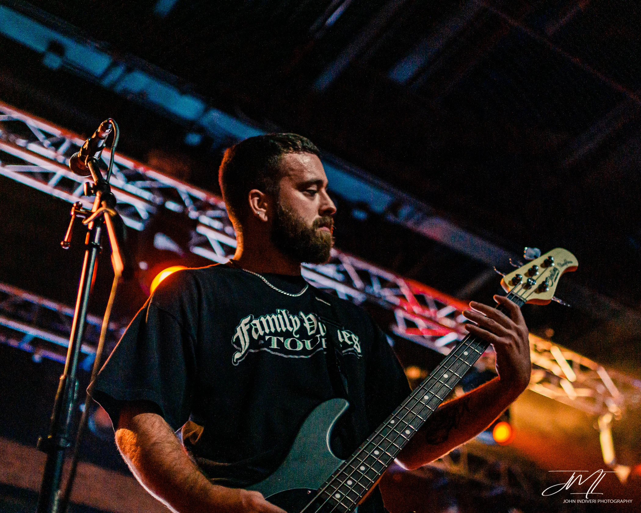 bassist.jpg