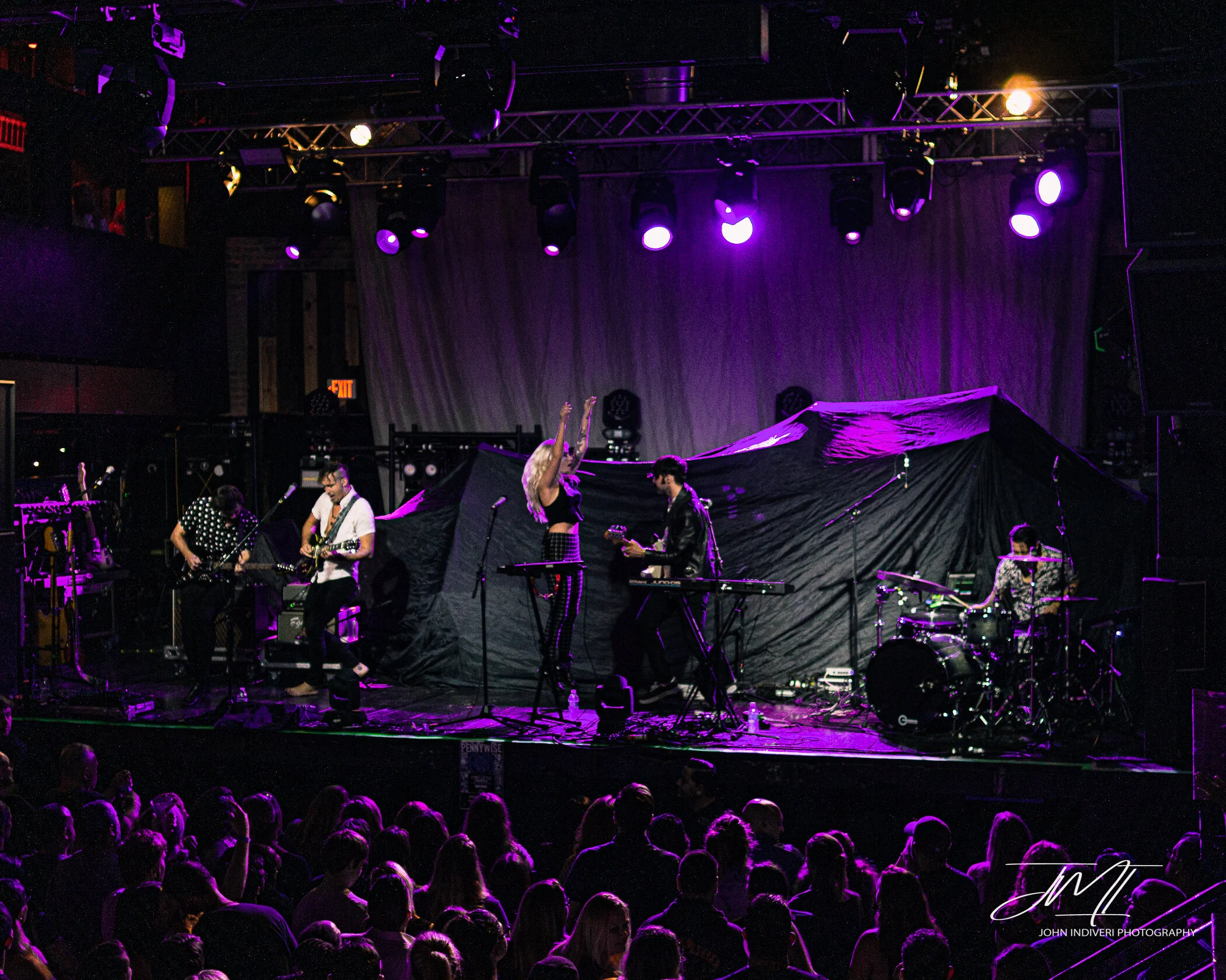 FullBand4.jpg