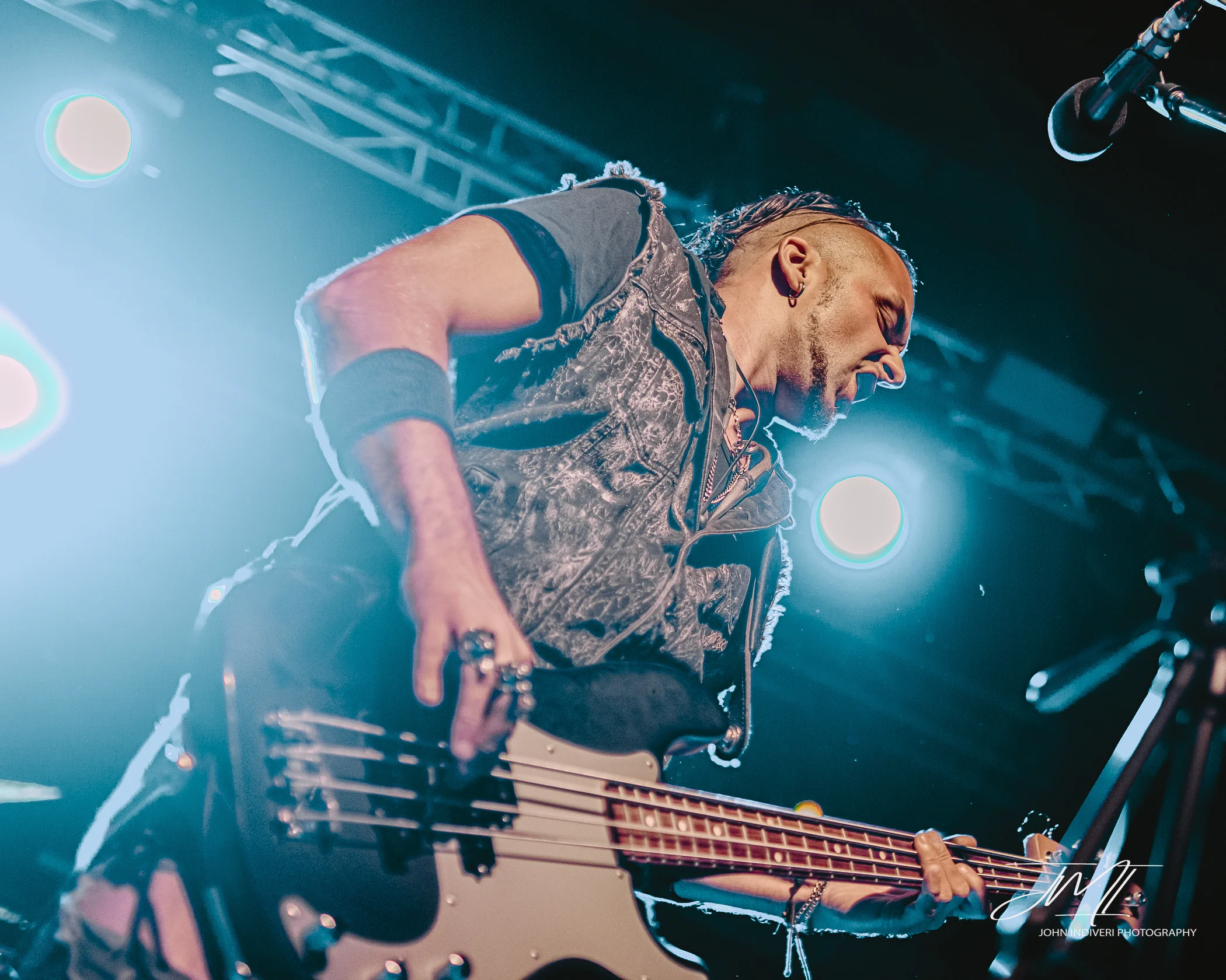Bassist2.jpg
