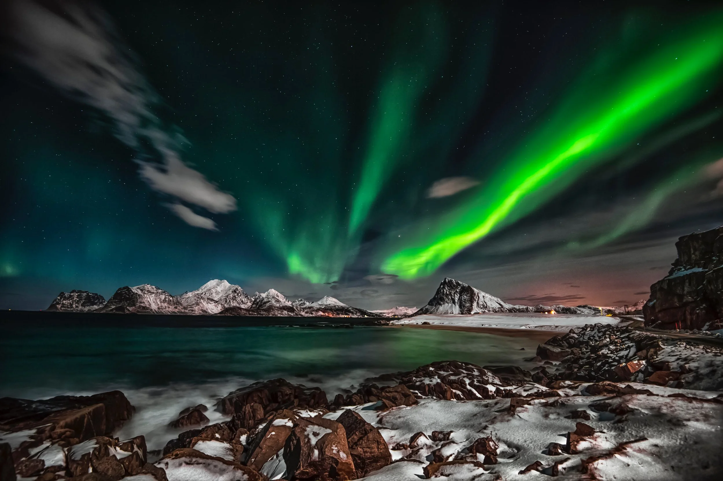 arctic-aurora-aurora-borealis-1933317.jpg