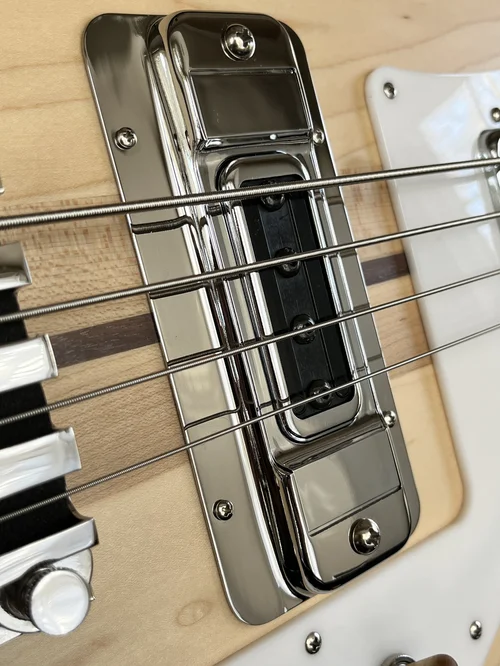 Rickenbacker 4001 4003 トレブルベゼル USA Rickenbacker Treble Pickup Bezel — TUBE AMPOLOGY / The Original