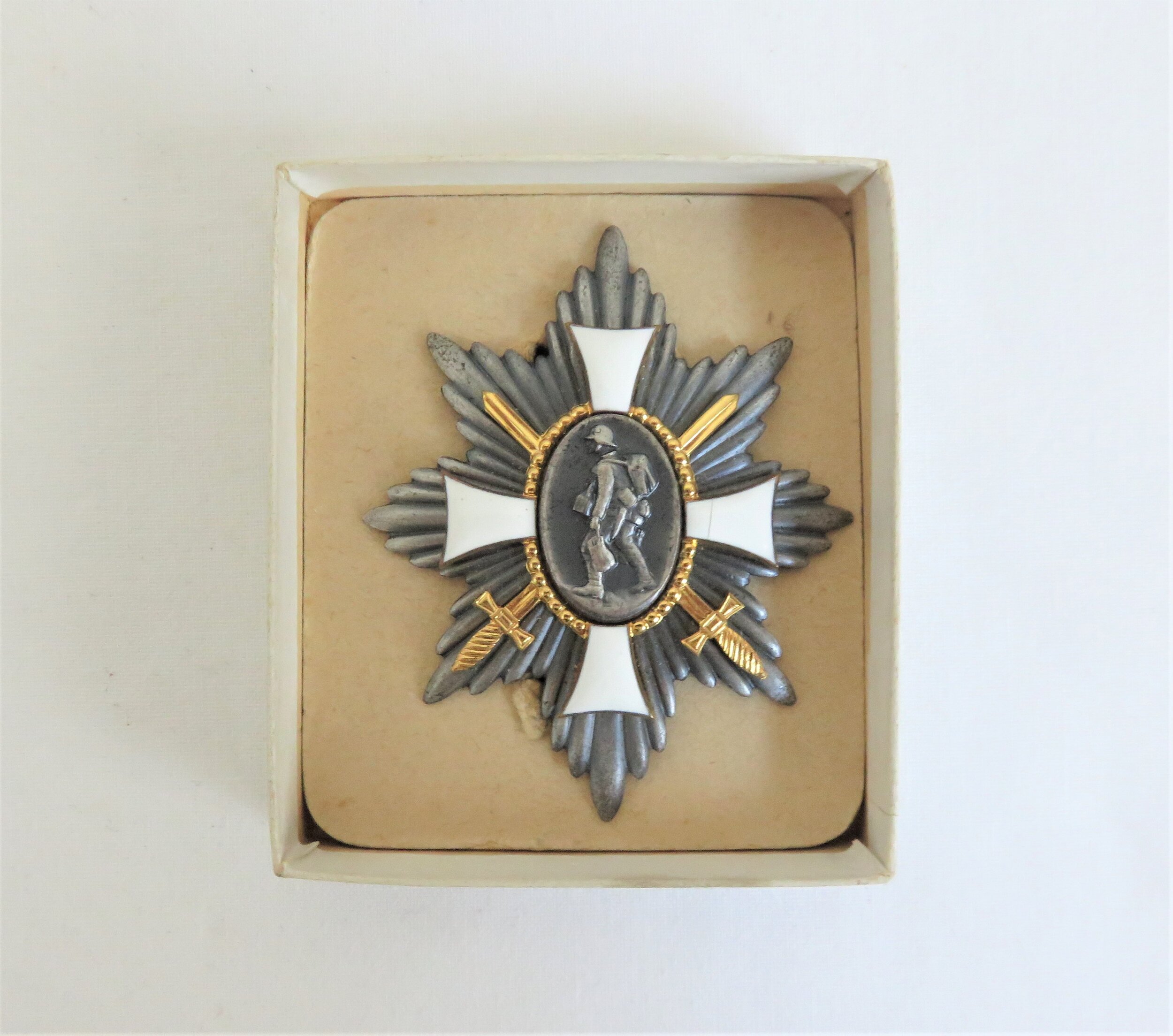 Germany.  Boxed WWI Hamburg Honor Award w/Award Document  