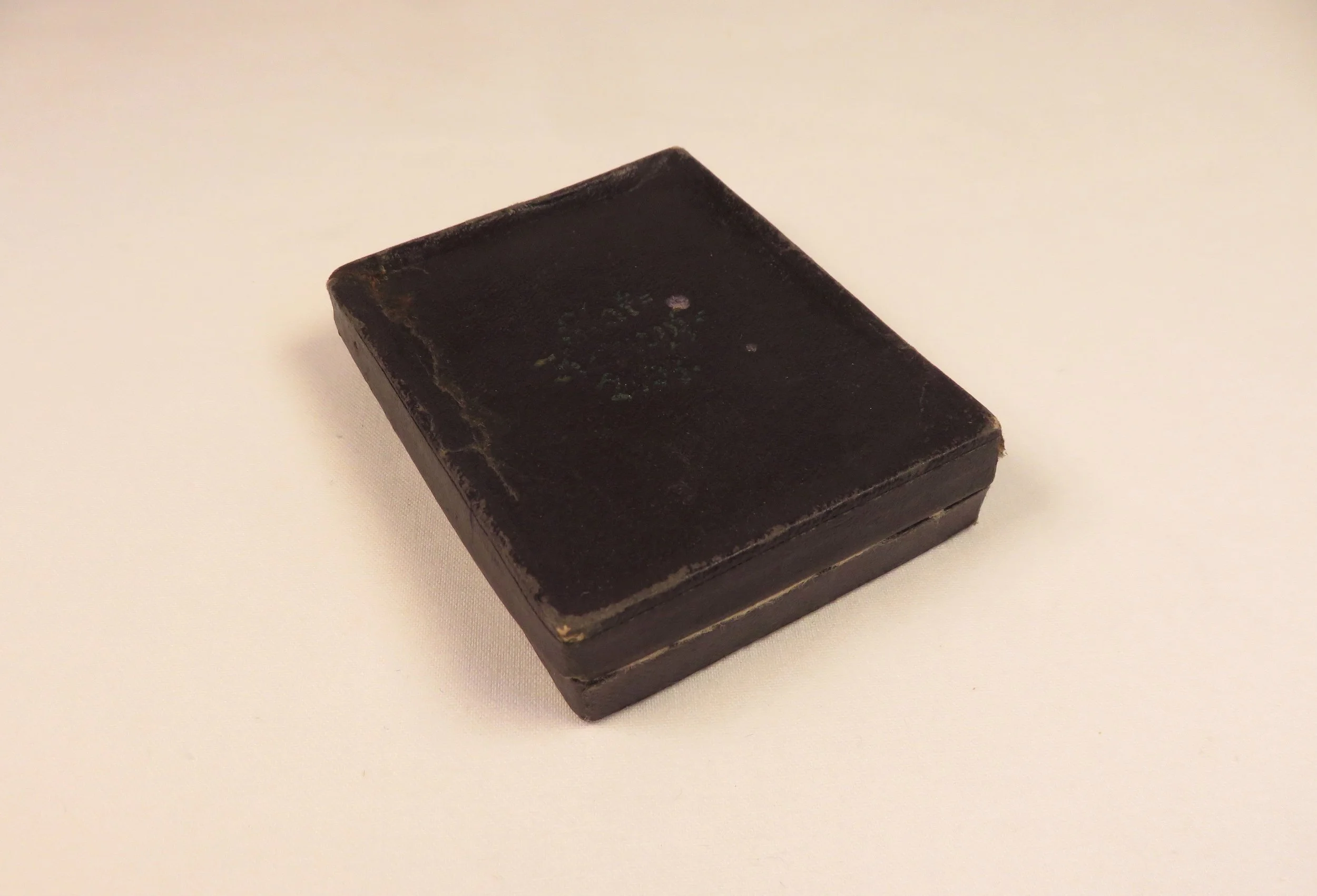 Germany.  Luftwaffe Flak Badge Case (Early Version)