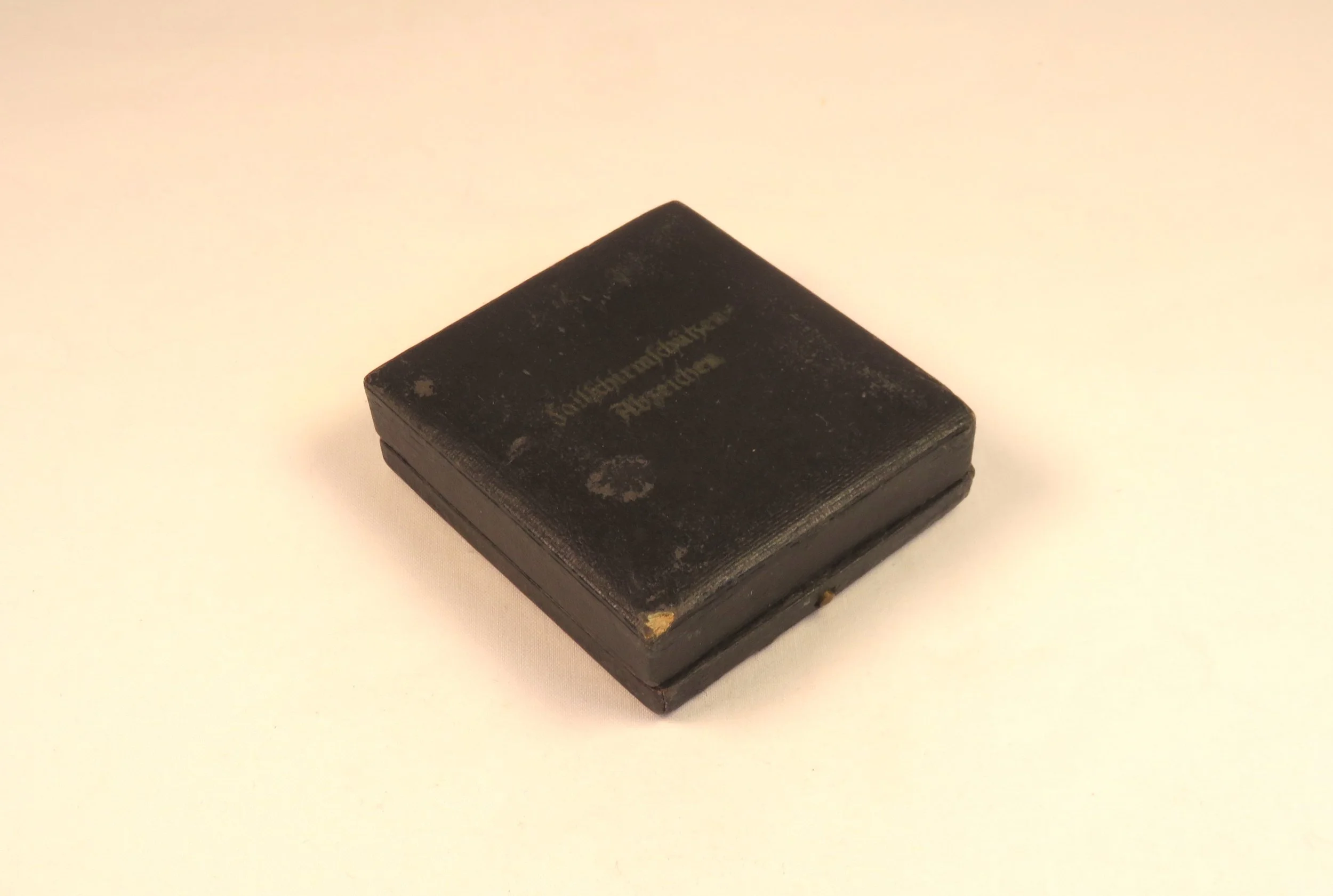 Germany.  Paratrooper Badge Case