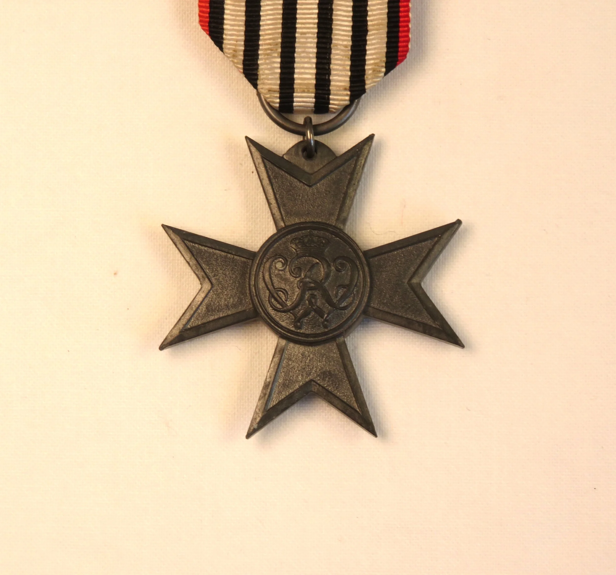 M696-2.JPG