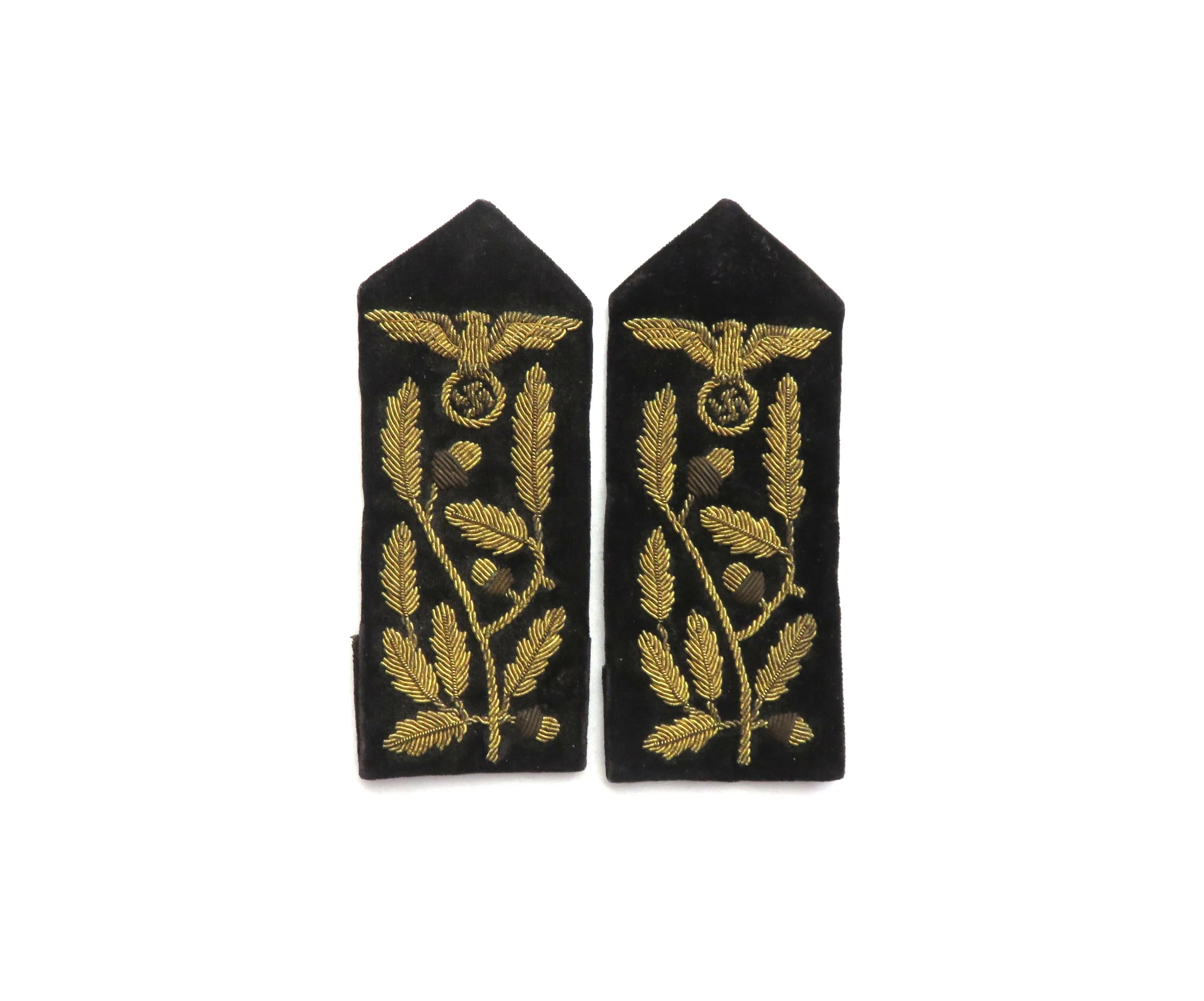 GERMANY.  DIPLOMATIC CORPS MINISTER LEVEL OVERCOAT SHOULDER BOARDS